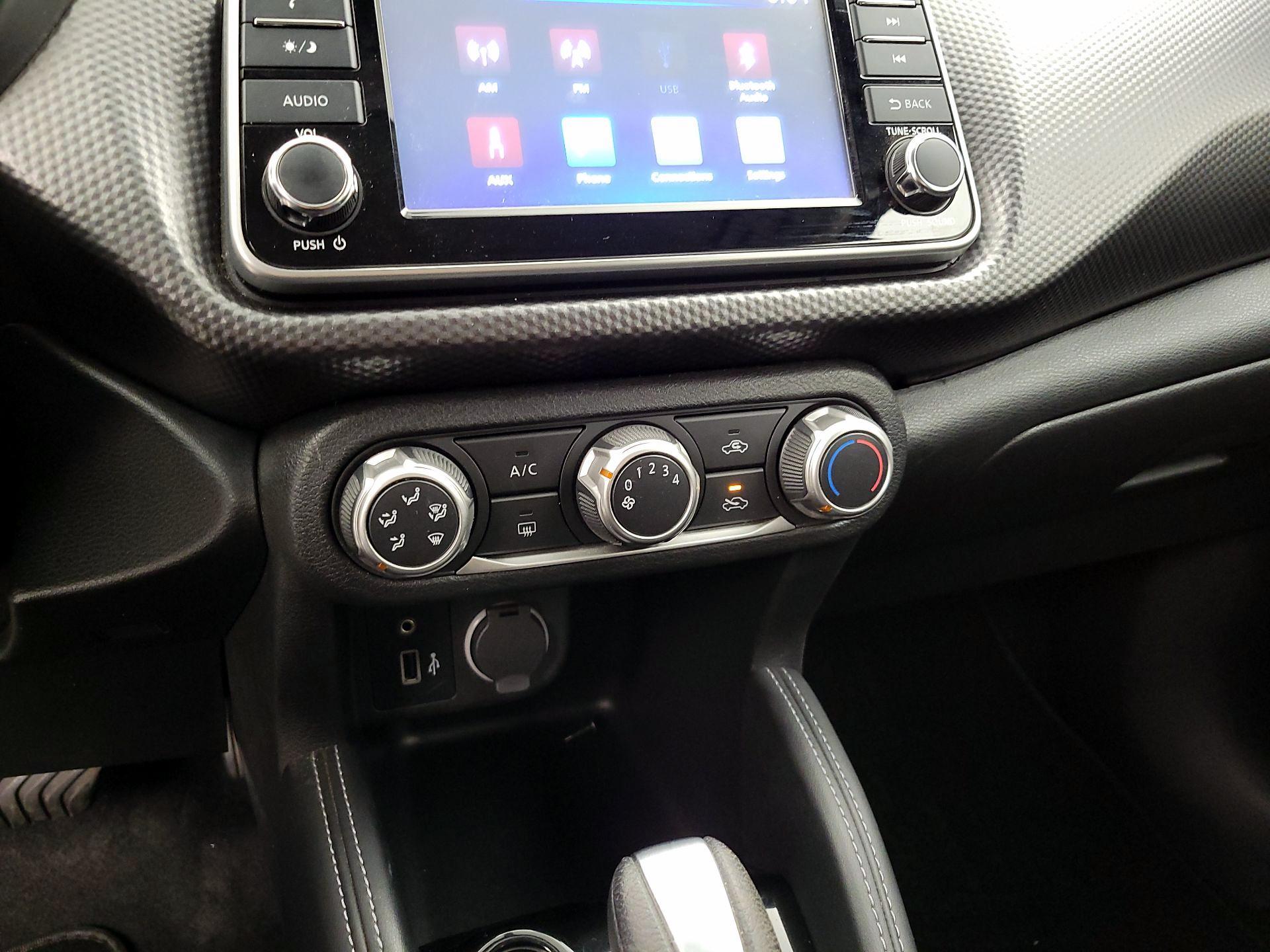 Thumbnail: 2019 Nissan Kicks - 16