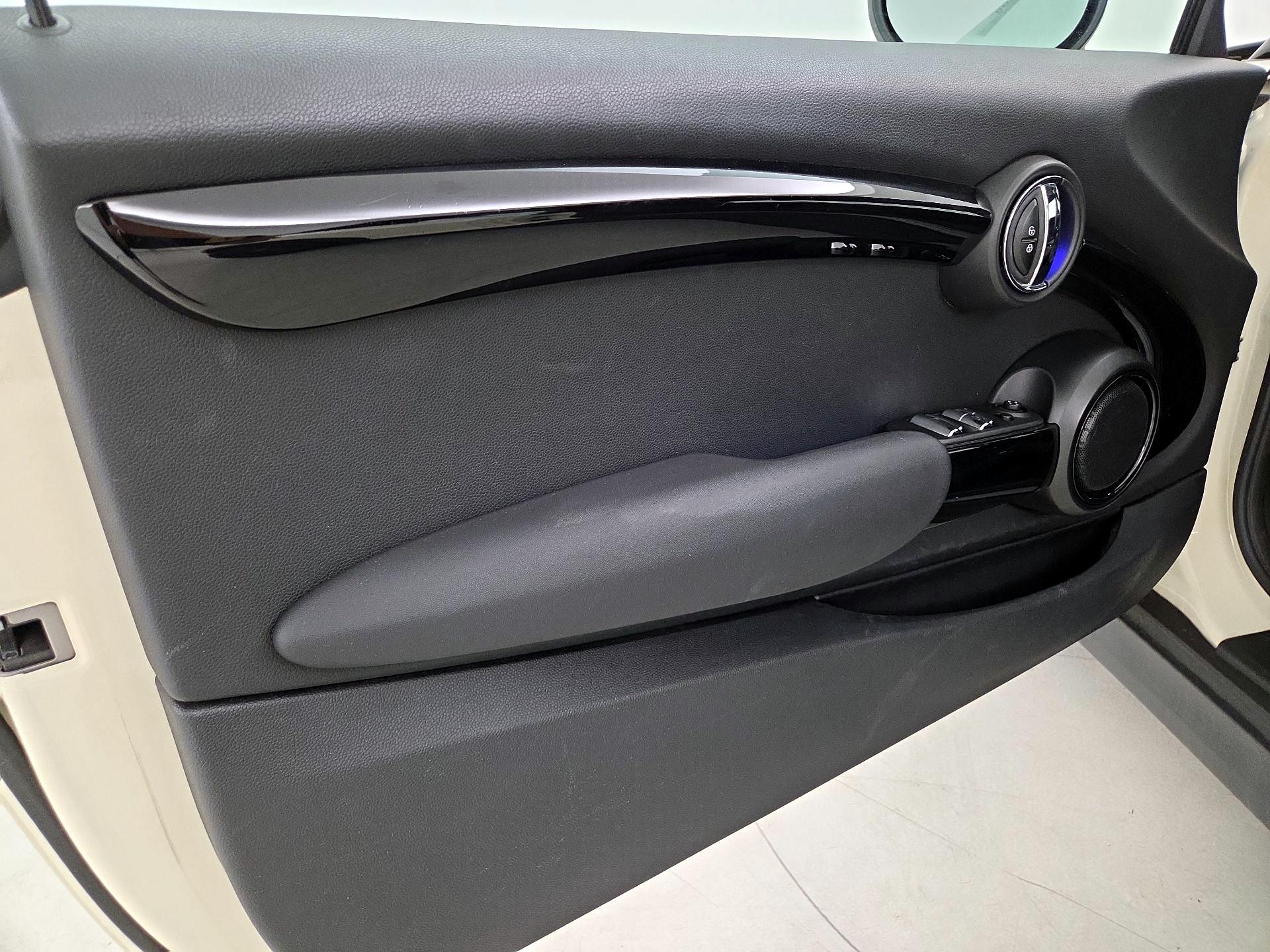 Thumbnail: 2019 MINI Cooper - 12