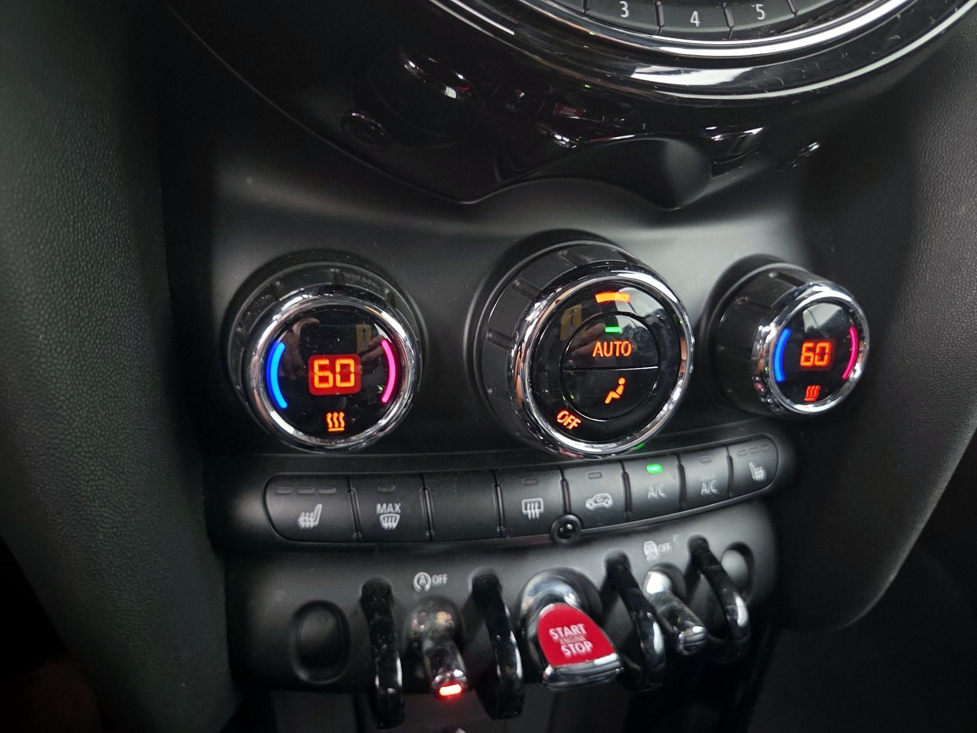 Thumbnail: 2019 MINI Cooper - 16