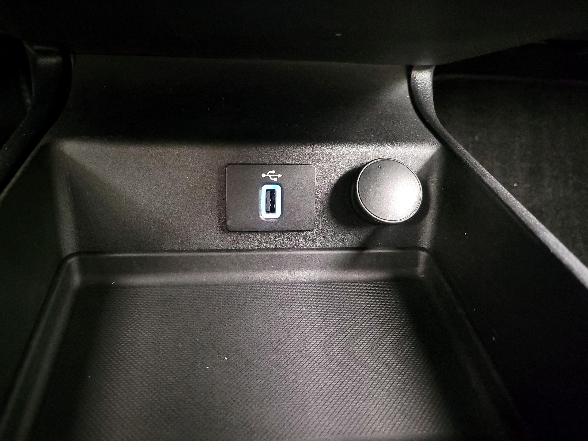 Thumbnail: 2018 Ford Fusion - 18