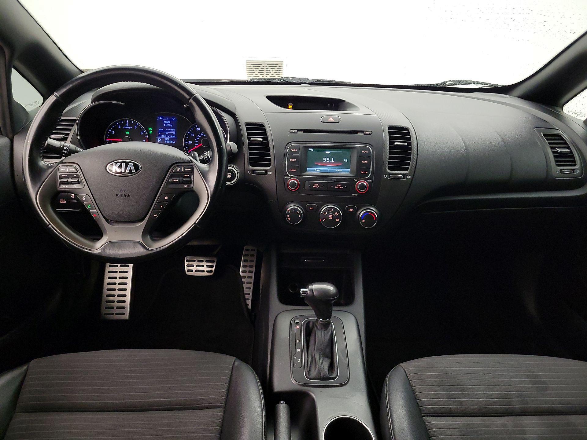 Thumbnail: 2016 Kia Forte - 9