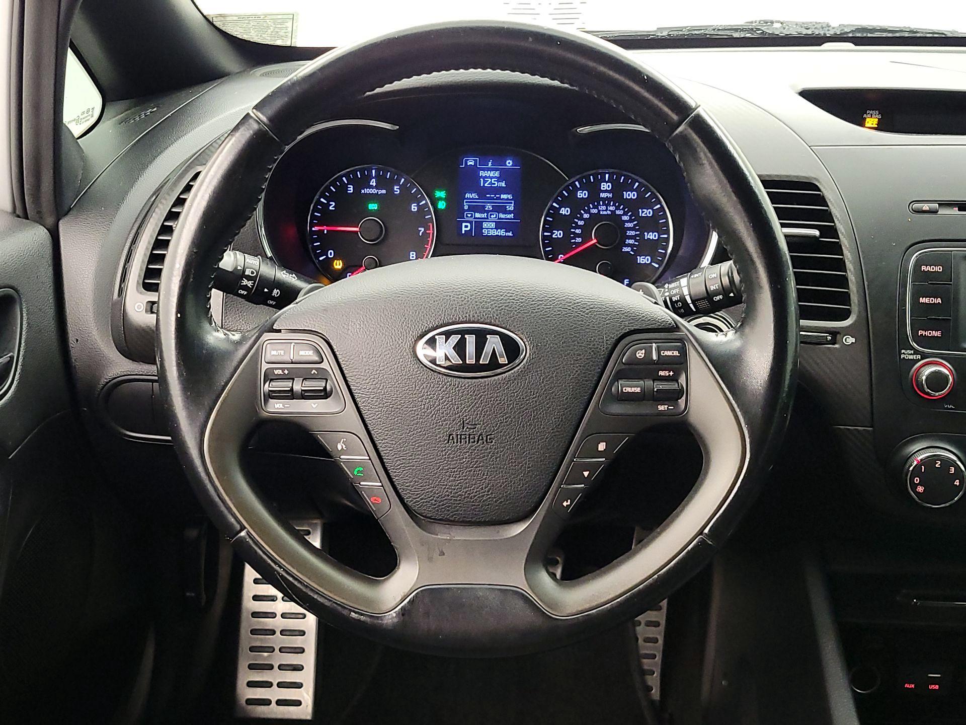 Thumbnail: 2016 Kia Forte - 10