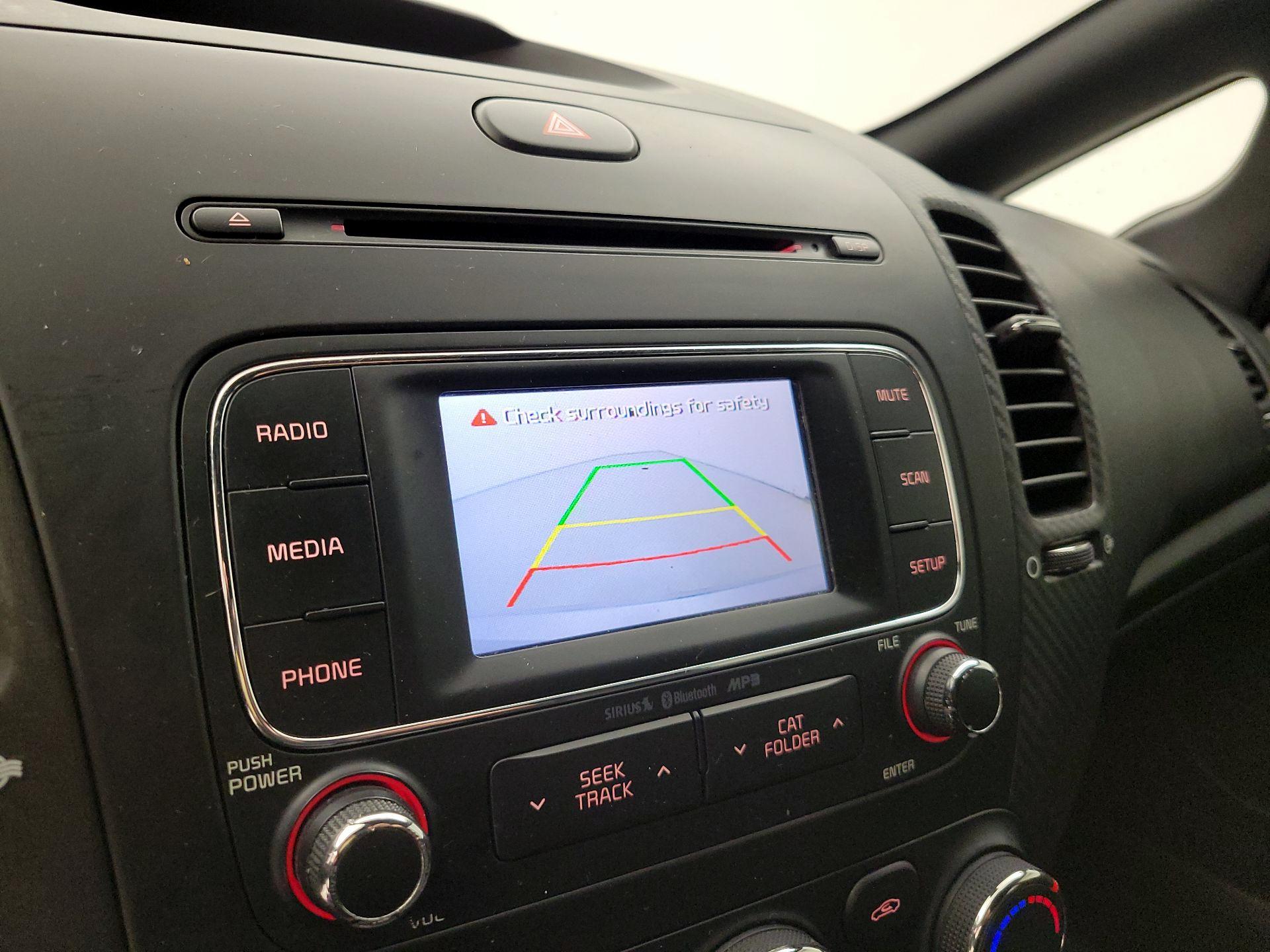 Thumbnail: 2016 Kia Forte - 14