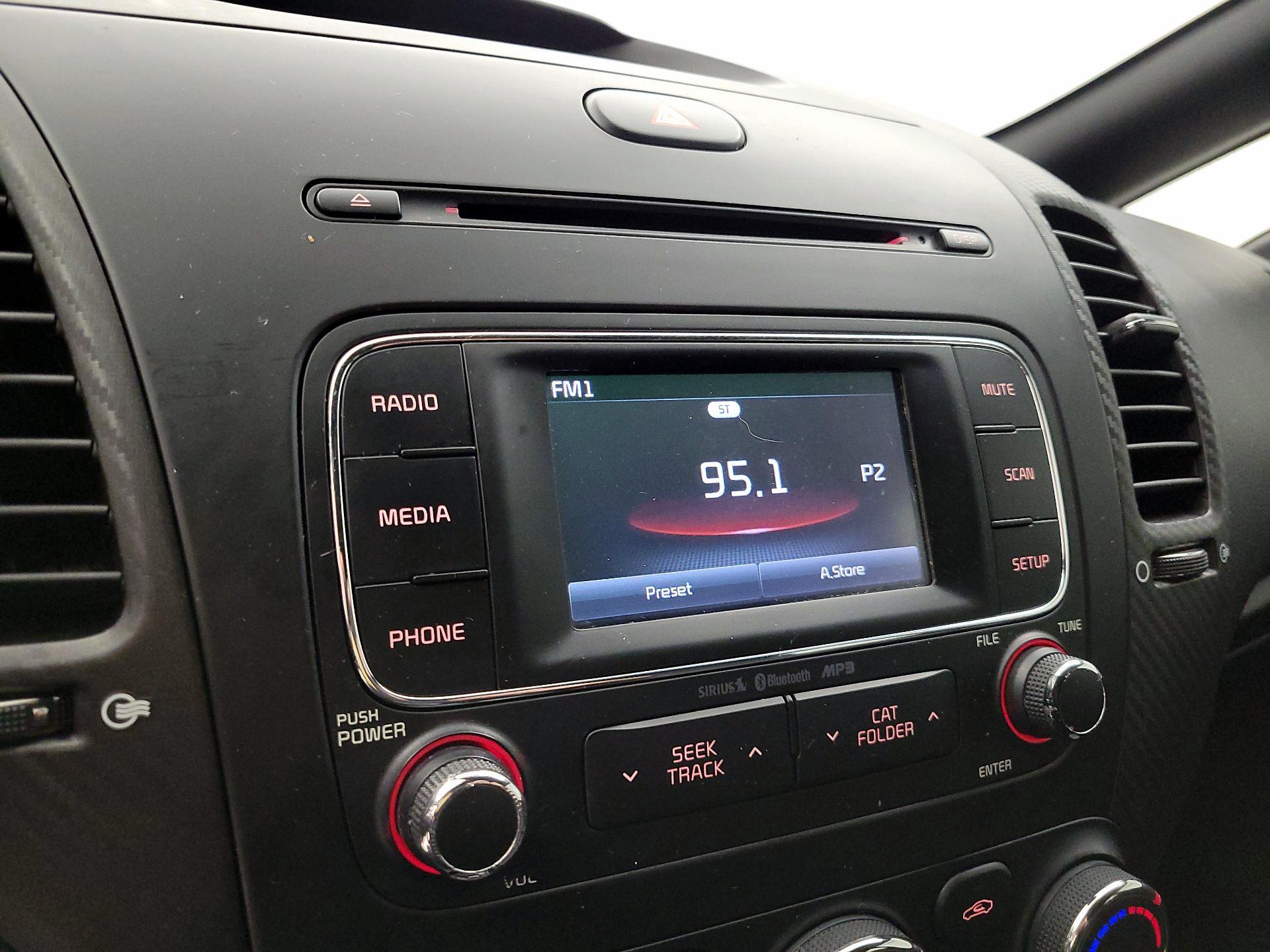 Thumbnail: 2016 Kia Forte - 15