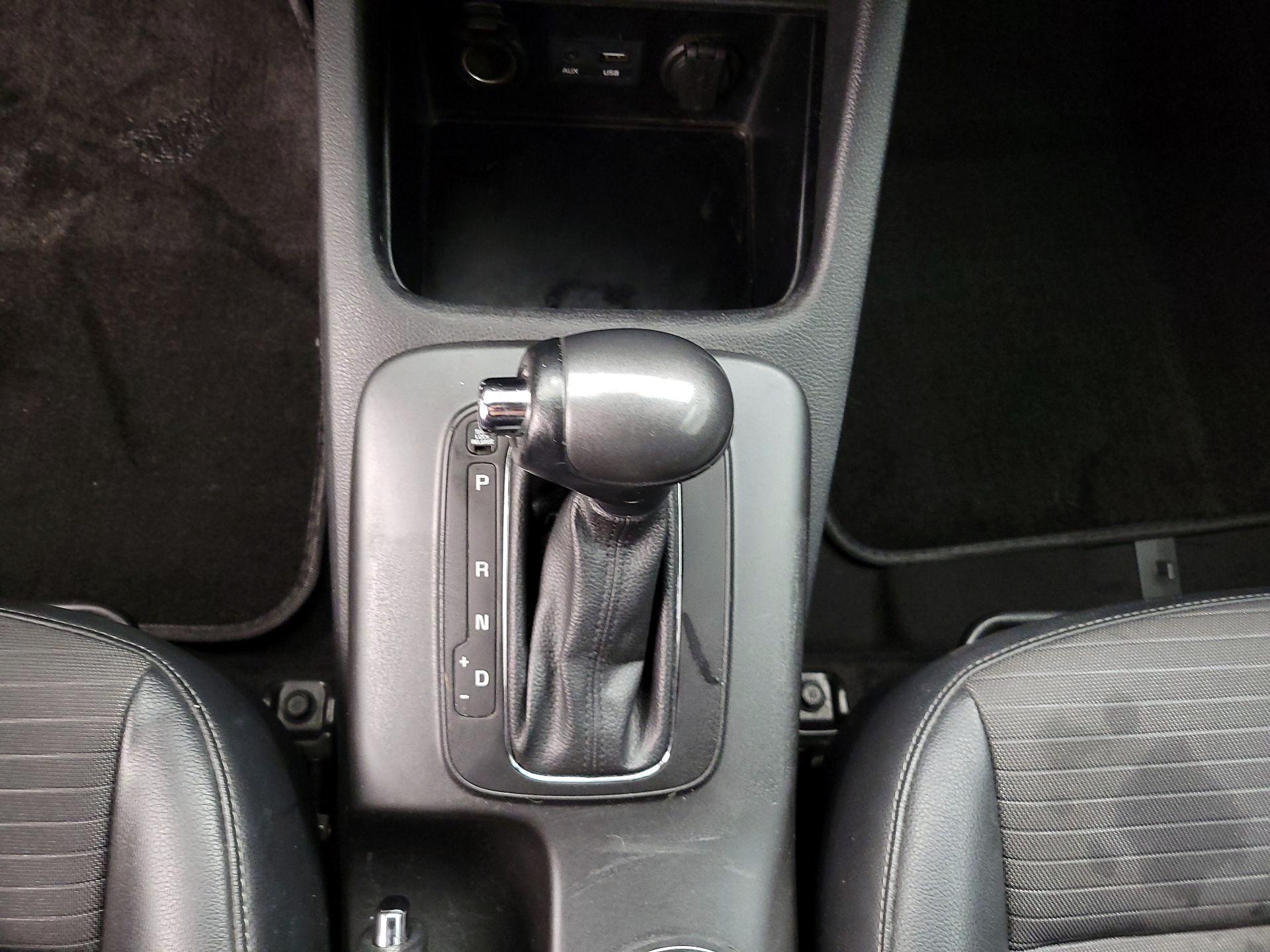 Thumbnail: 2016 Kia Forte - 17