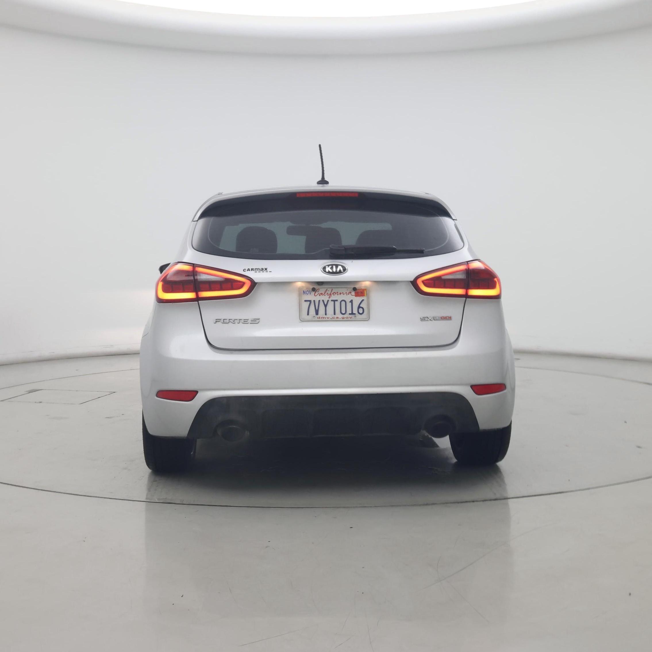 Thumbnail: 2016 Kia Forte - 6