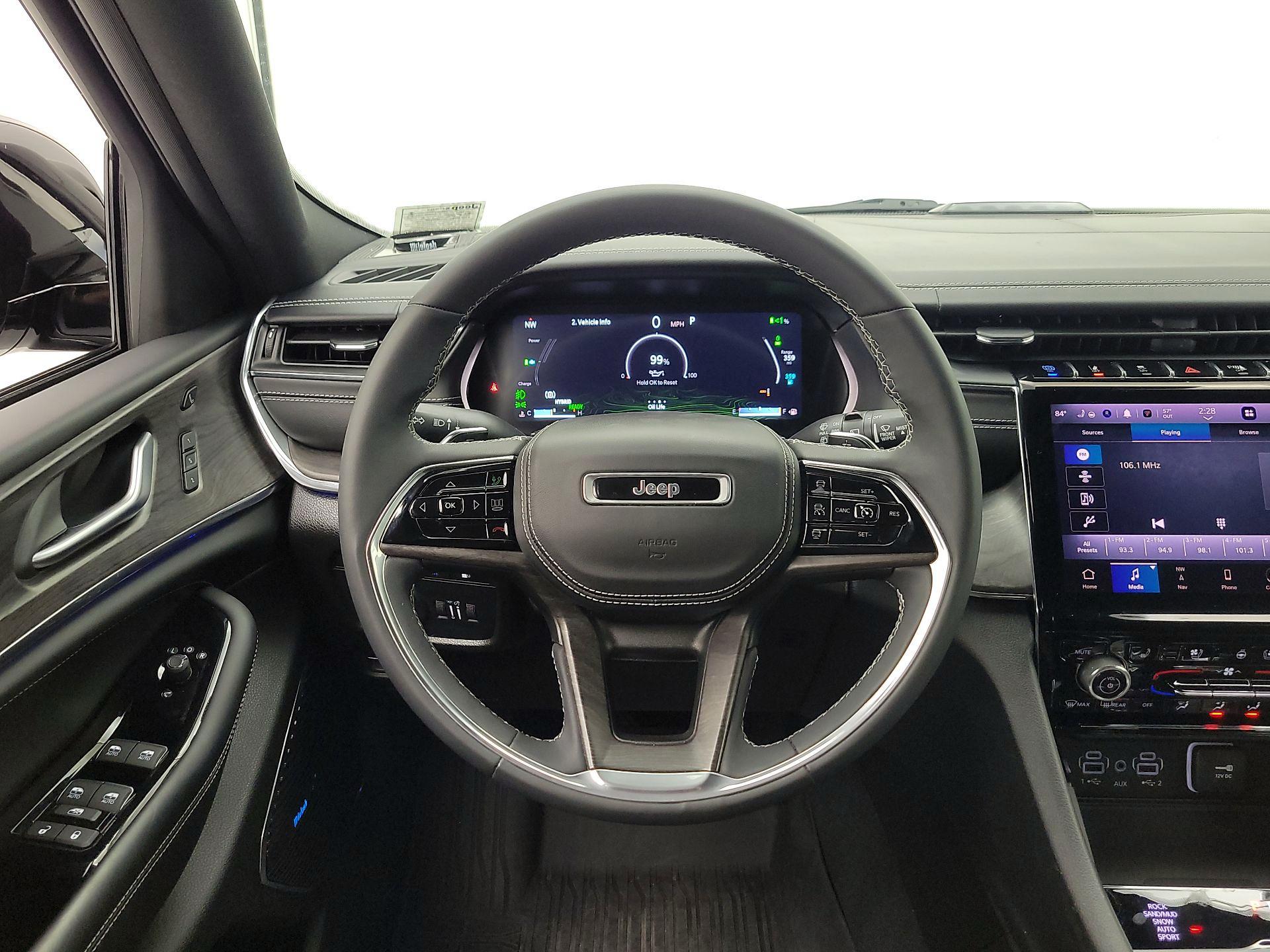 Thumbnail: 2023 Jeep Grand Cherokee - 10