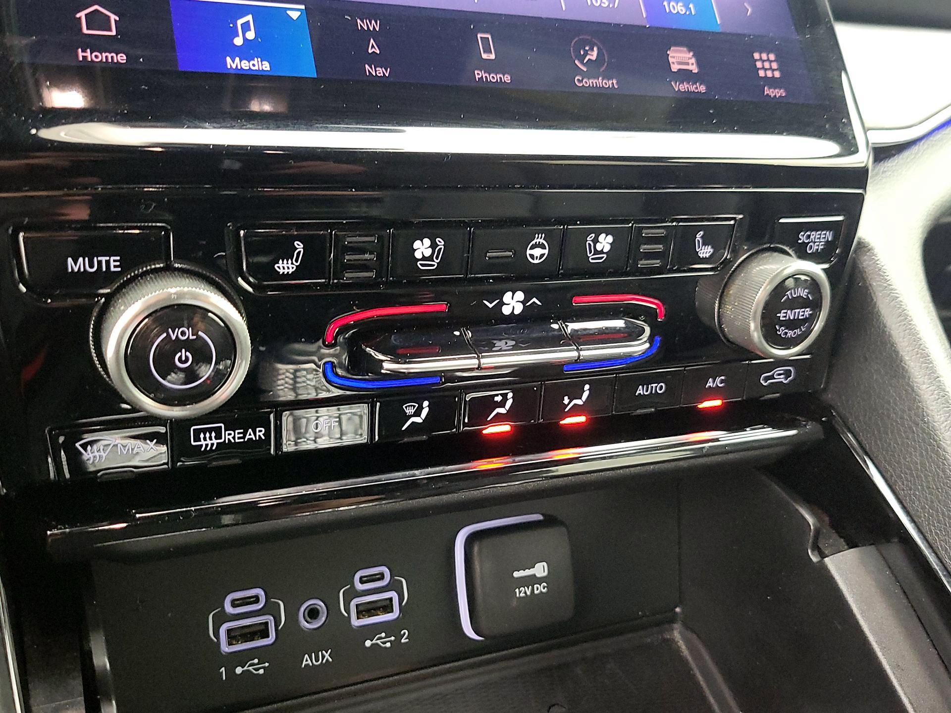 Thumbnail: 2023 Jeep Grand Cherokee - 16