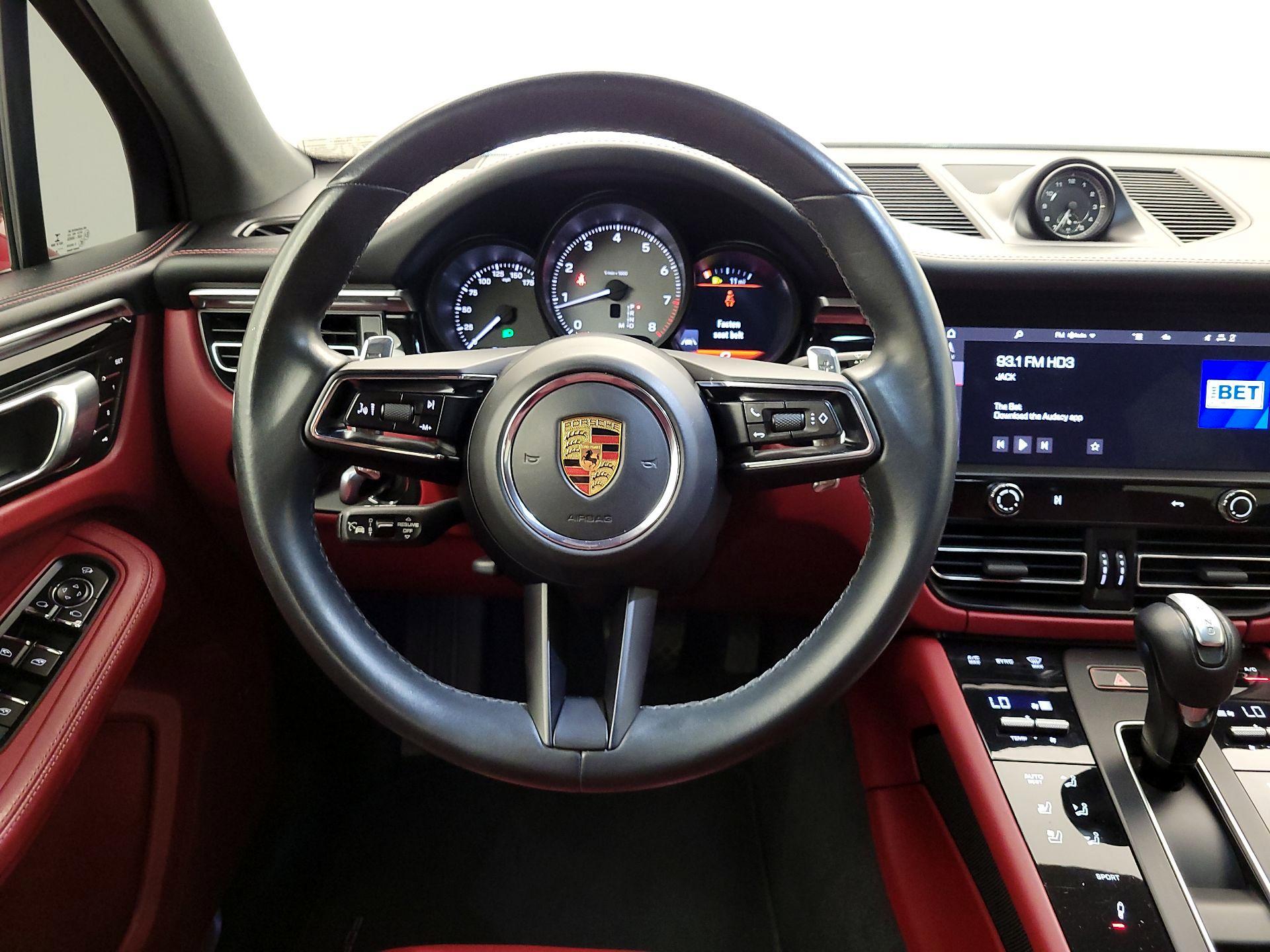 Thumbnail: 2022 Porsche Macan - 10