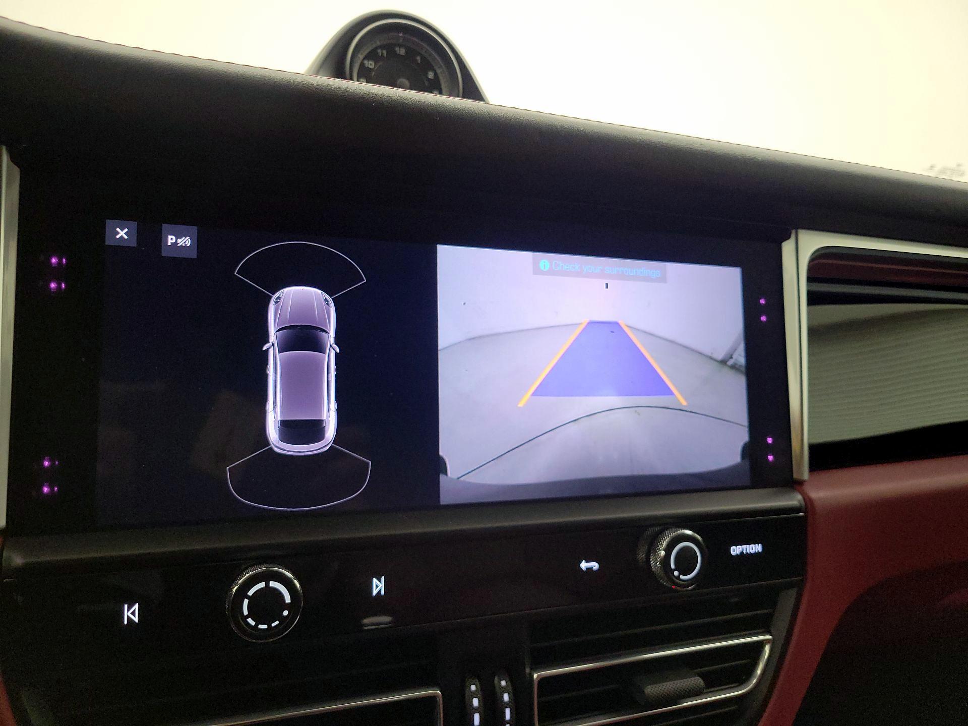 Thumbnail: 2022 Porsche Macan - 14