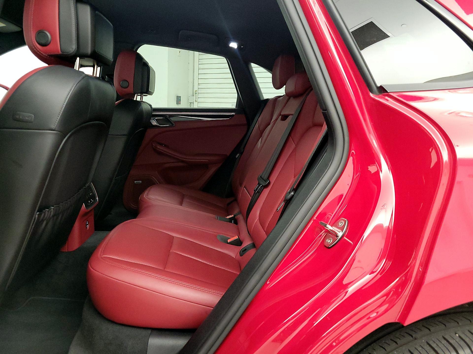 Thumbnail: 2022 Porsche Macan - 19