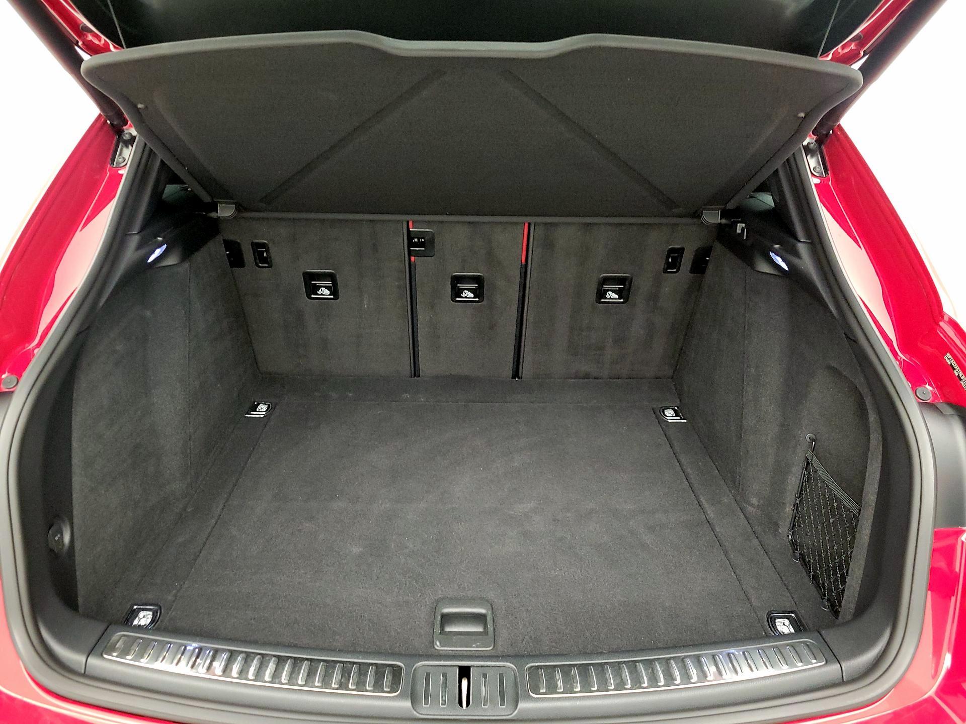 Thumbnail: 2022 Porsche Macan - 20