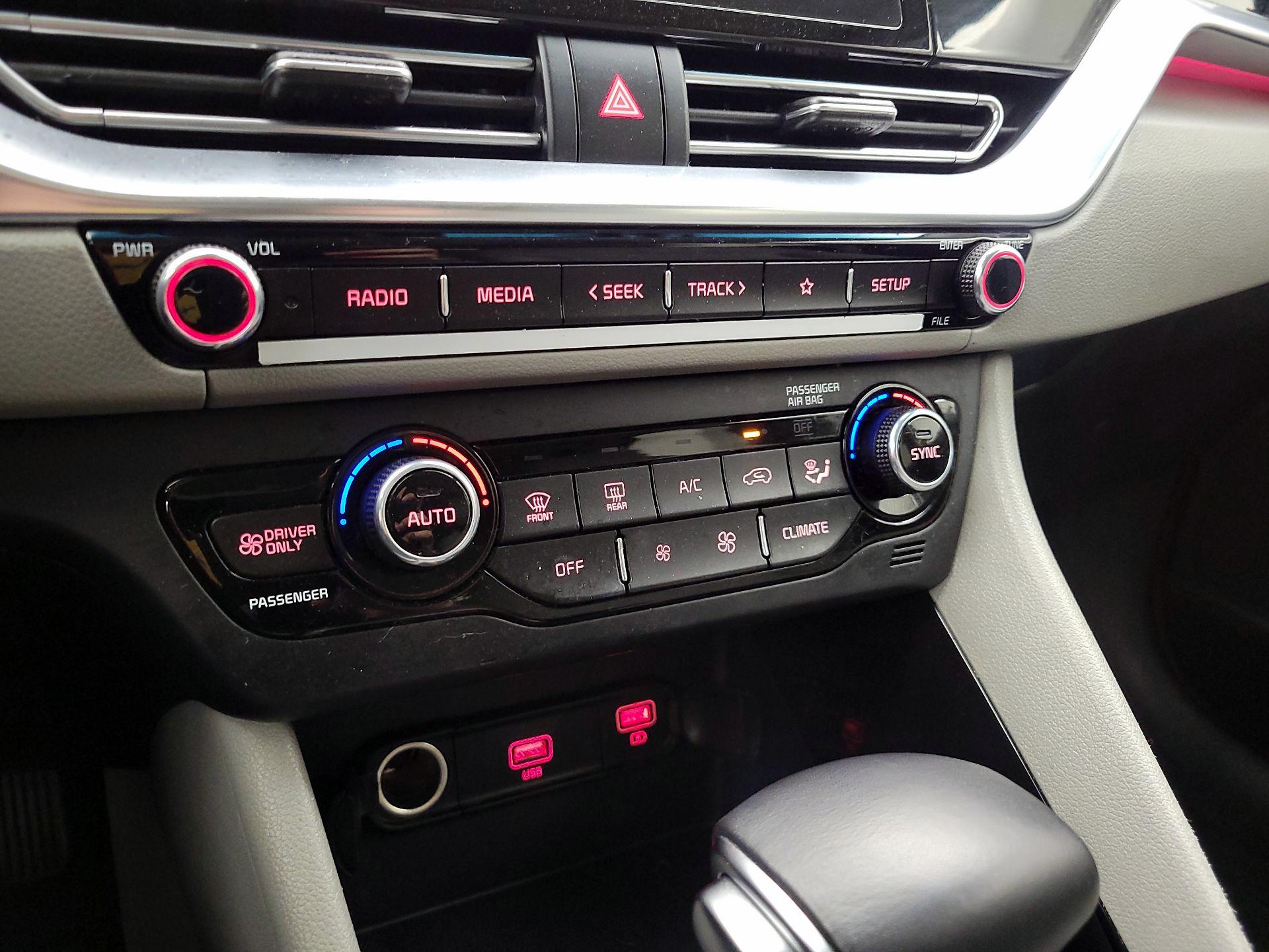 Thumbnail: 2021 Kia Niro - 16