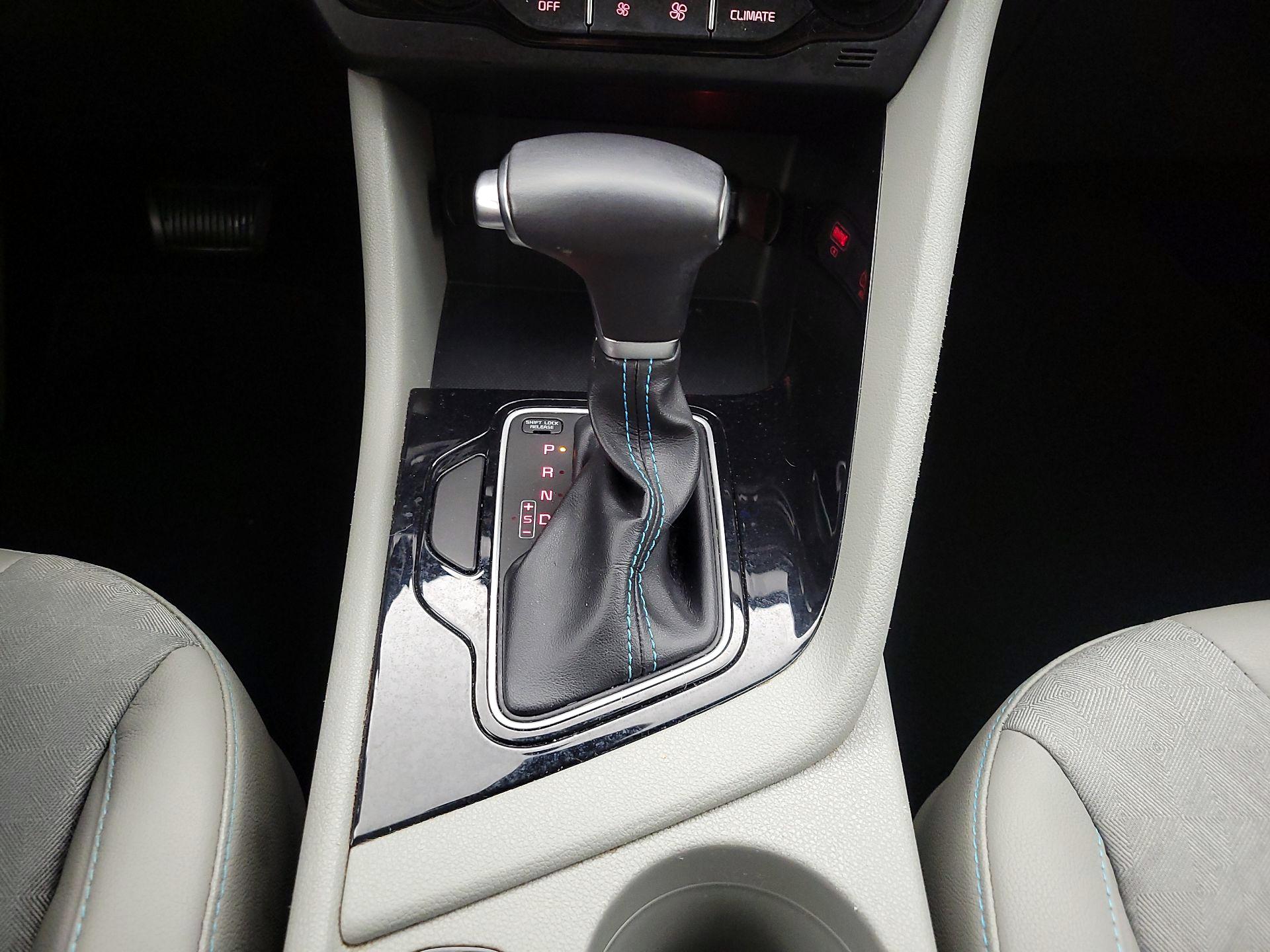 Thumbnail: 2021 Kia Niro - 17