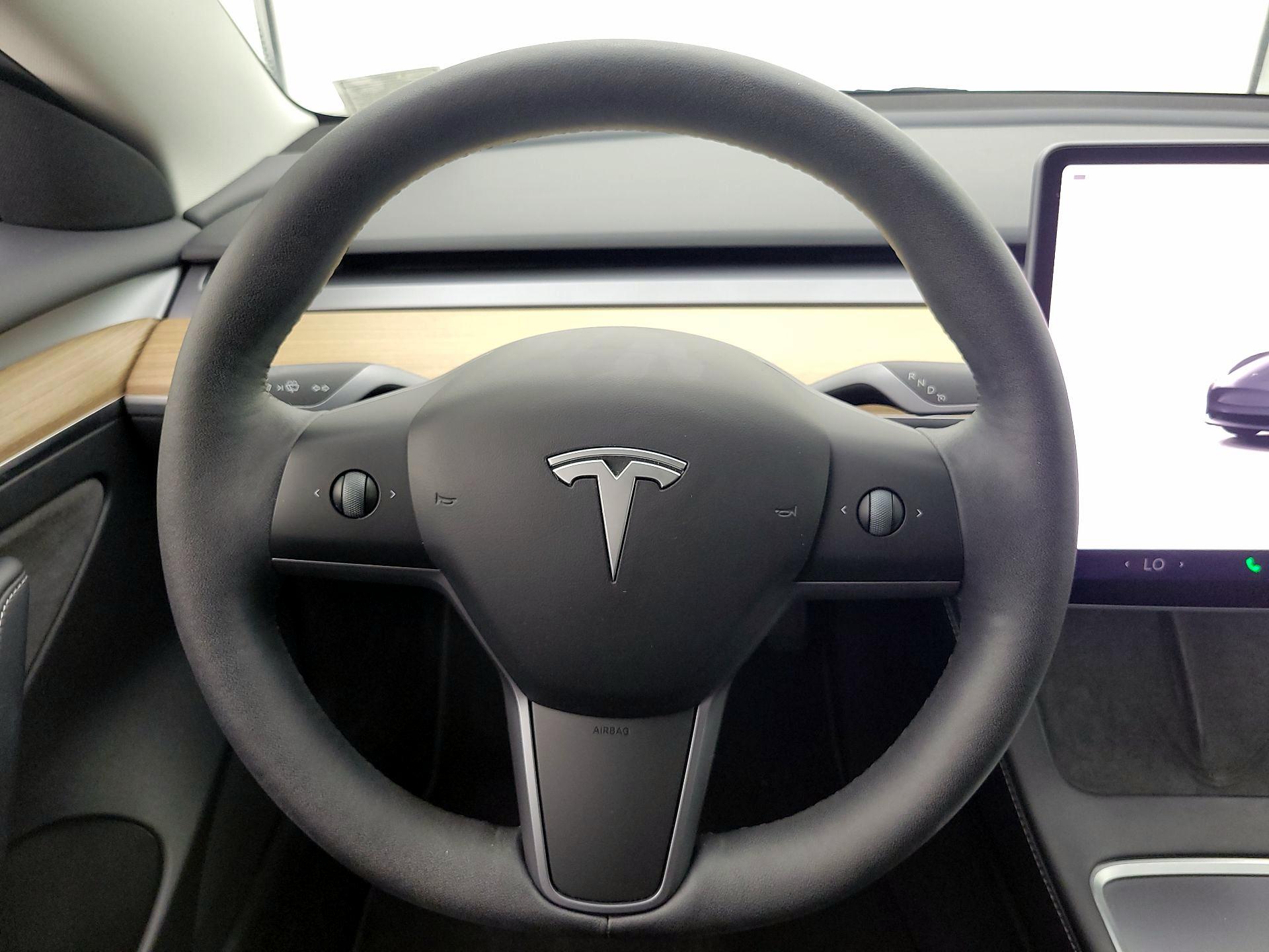 Thumbnail: 2023 Tesla Model 3 - 10