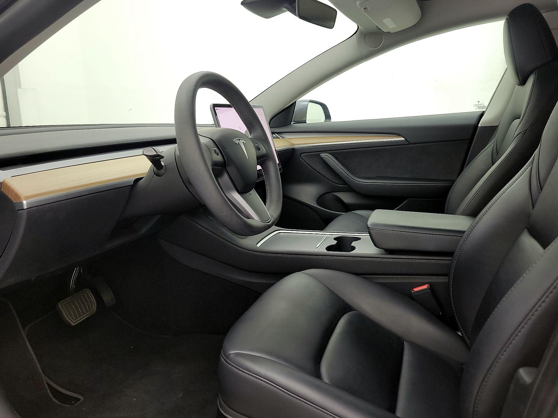 Thumbnail: 2023 Tesla Model 3 - 11