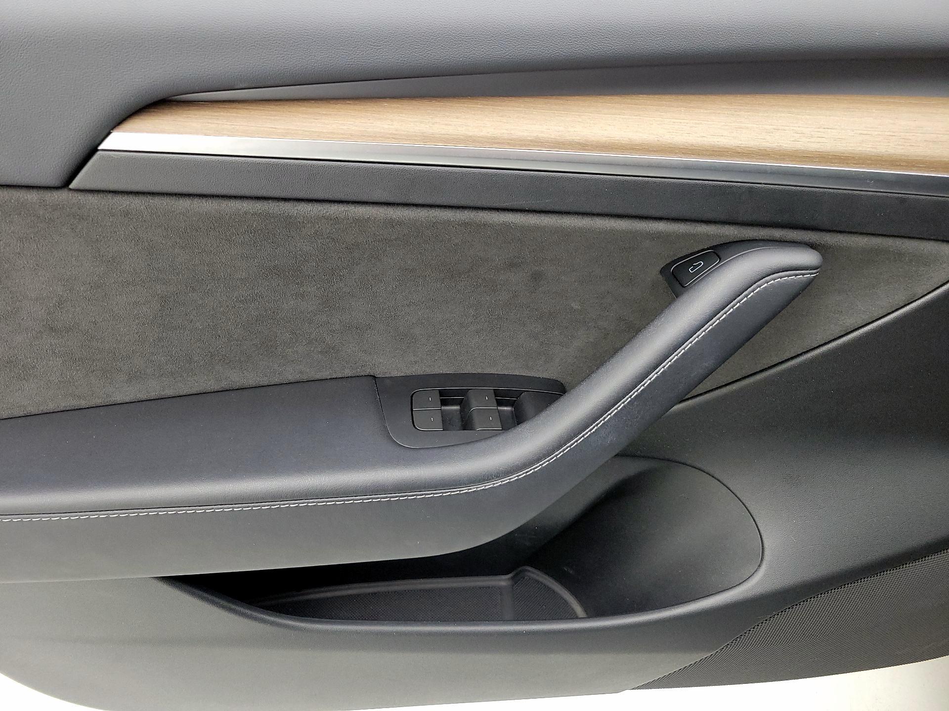 Thumbnail: 2023 Tesla Model 3 - 12