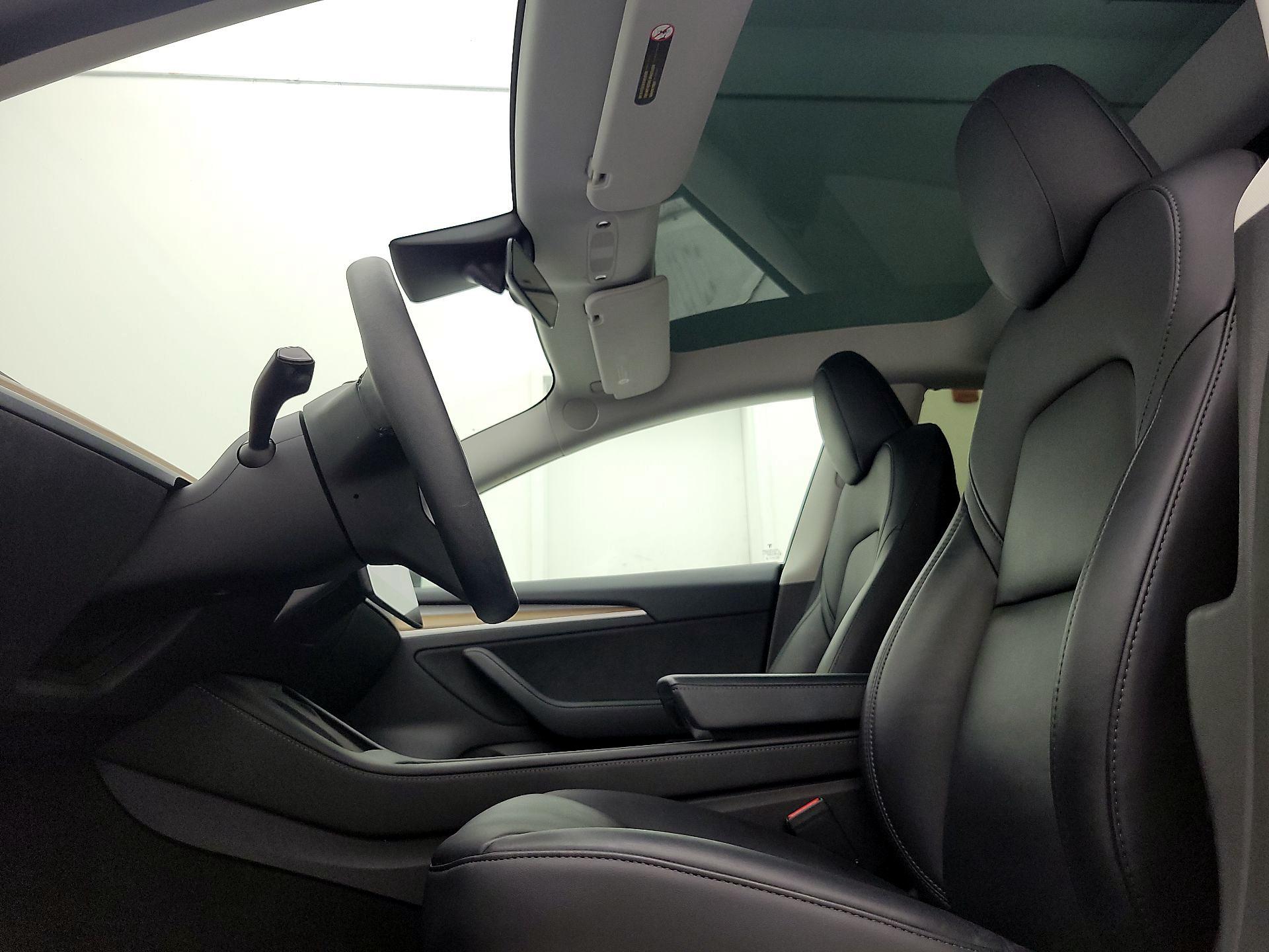 Thumbnail: 2023 Tesla Model 3 - 19