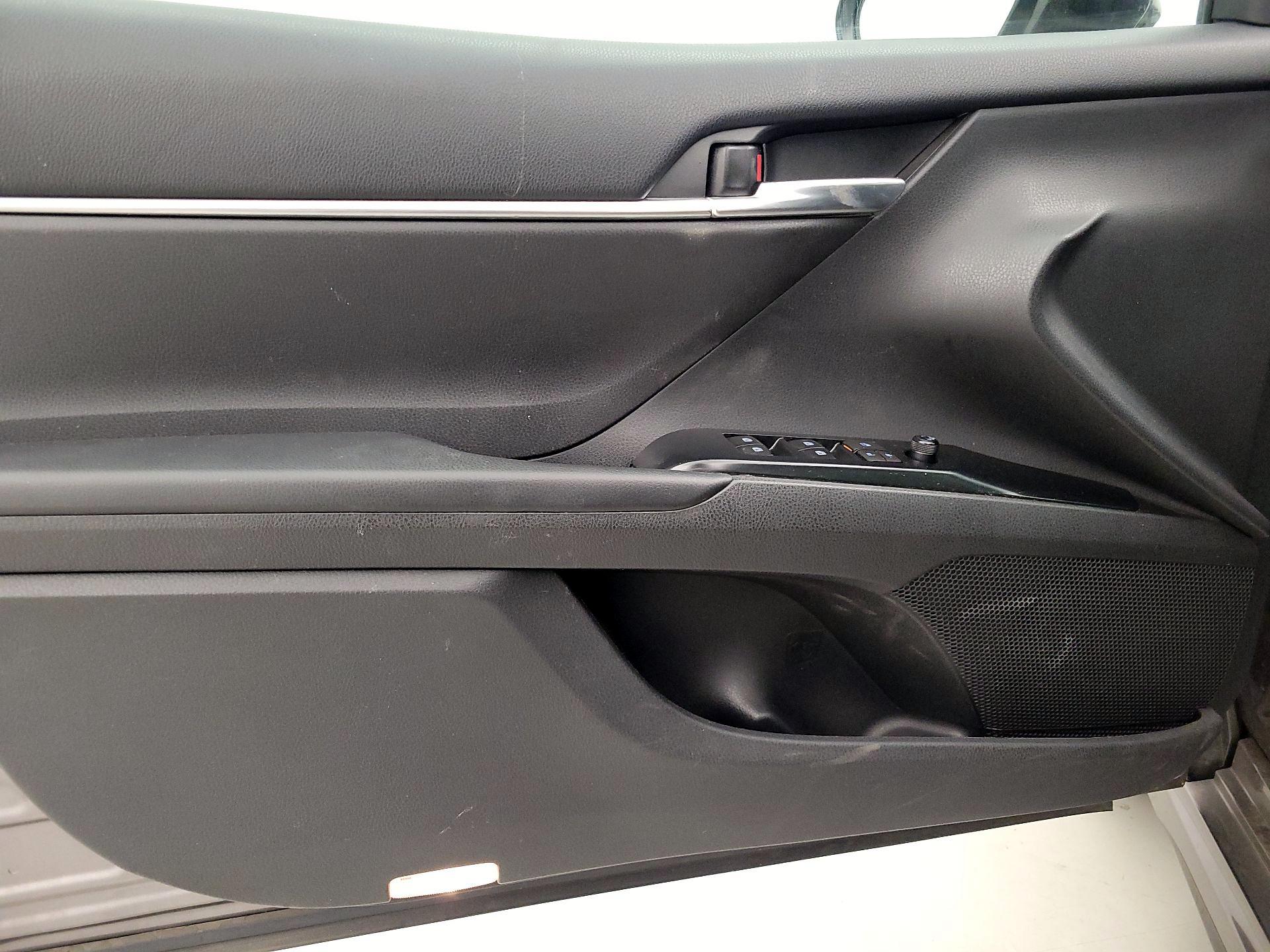 Thumbnail: 2018 Toyota Camry - 12