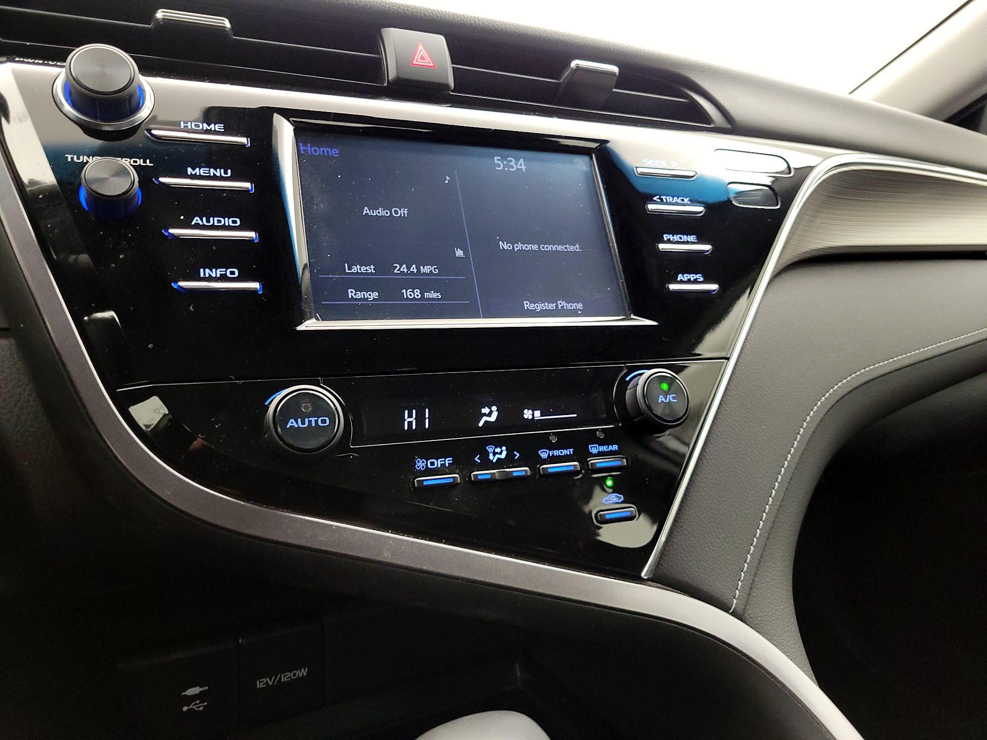 Thumbnail: 2018 Toyota Camry - 16