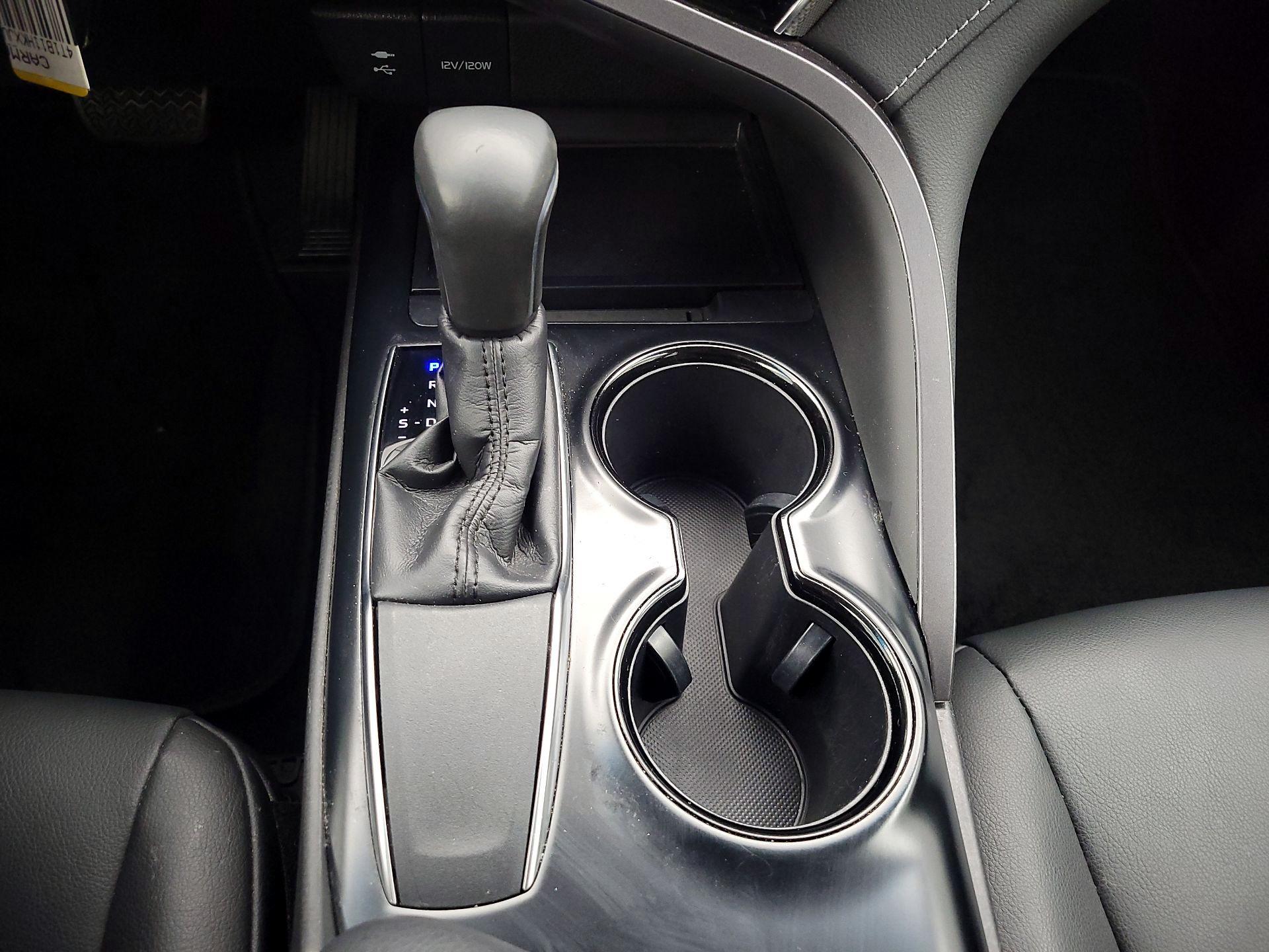 Thumbnail: 2018 Toyota Camry - 17