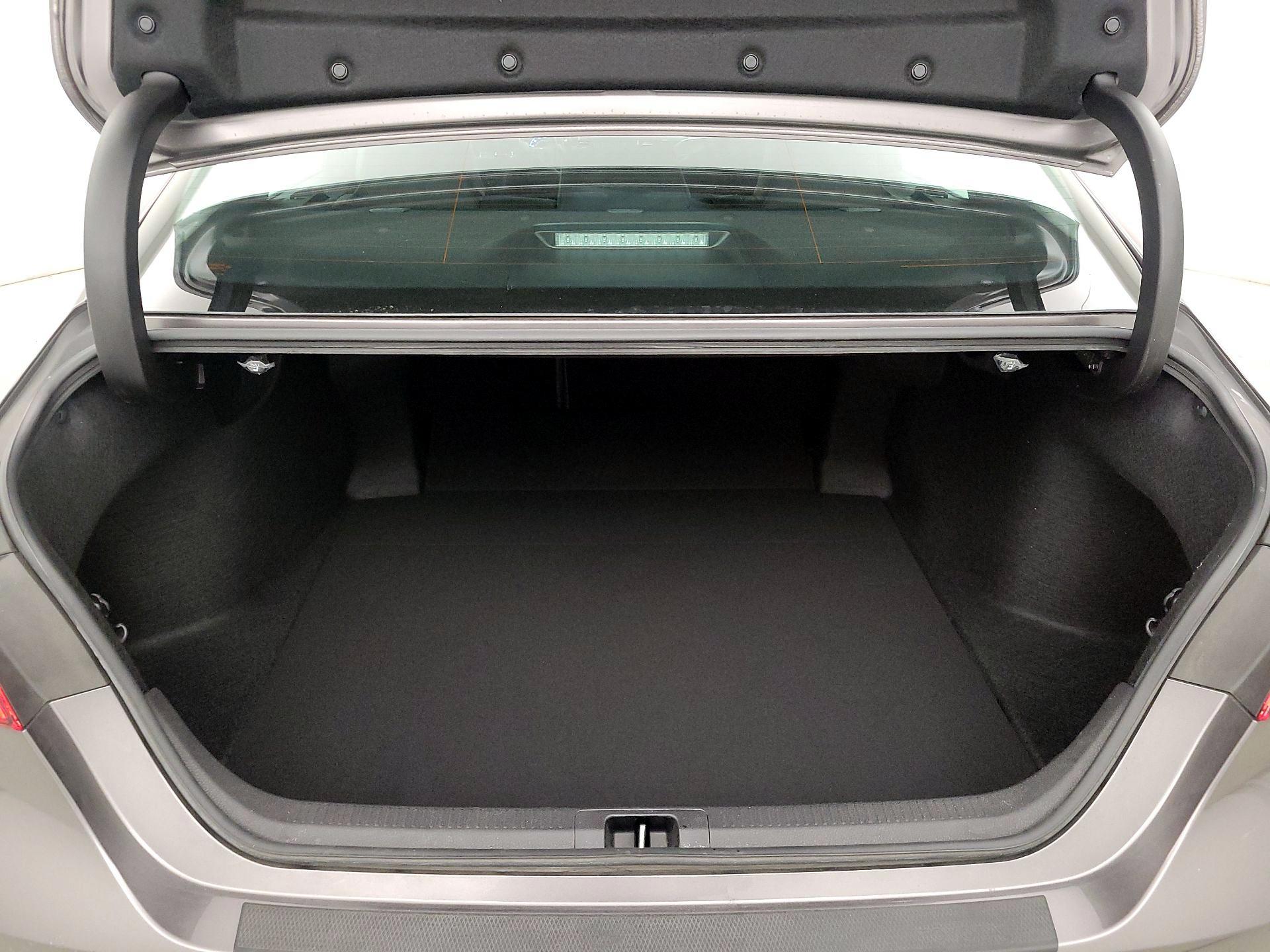 Thumbnail: 2018 Toyota Camry - 20