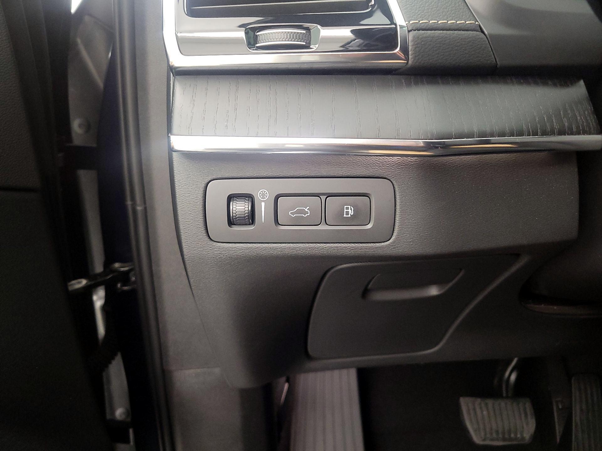 Thumbnail: 2021 Volvo XC90 - 13