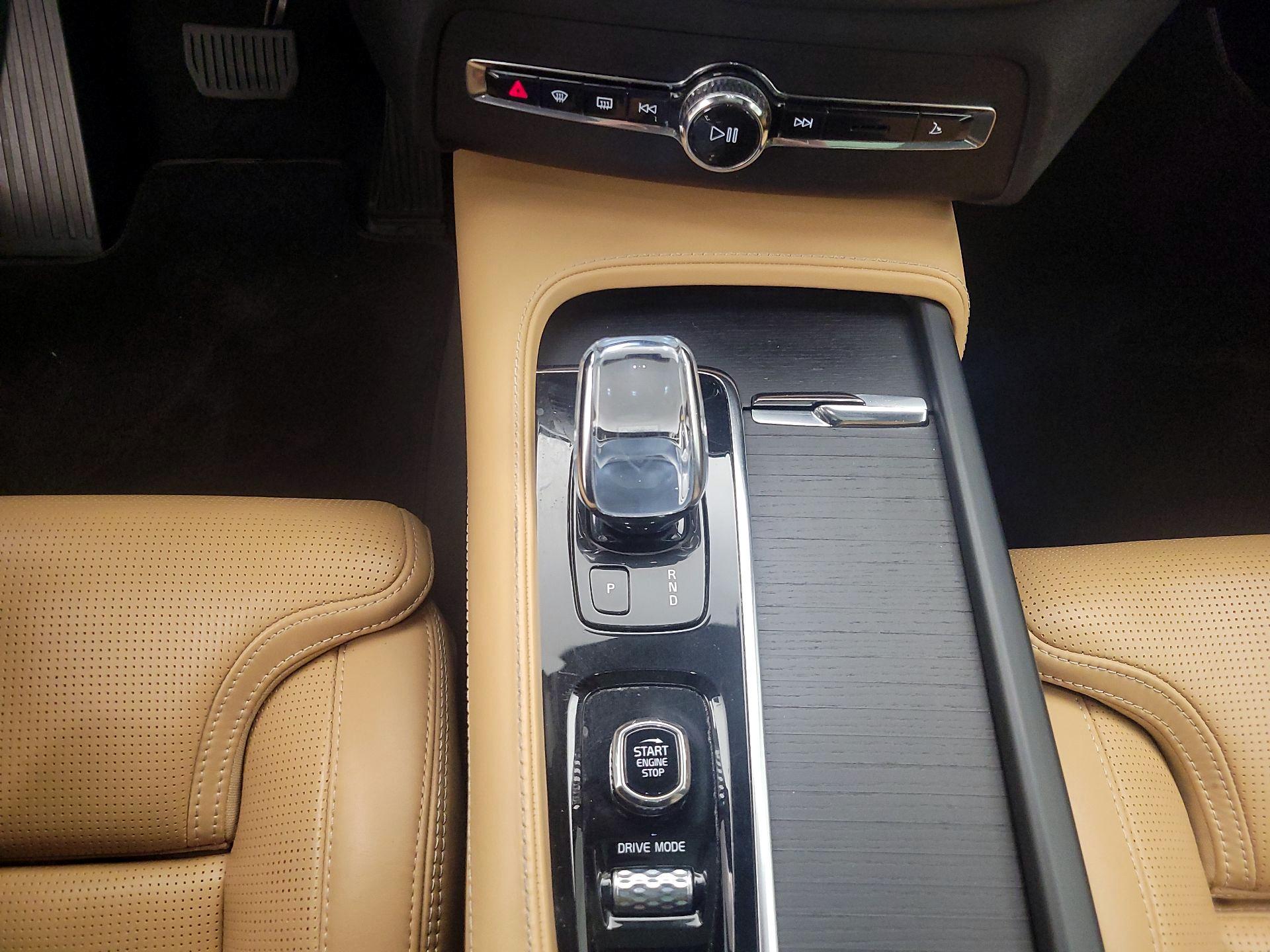 Thumbnail: 2021 Volvo XC90 - 18