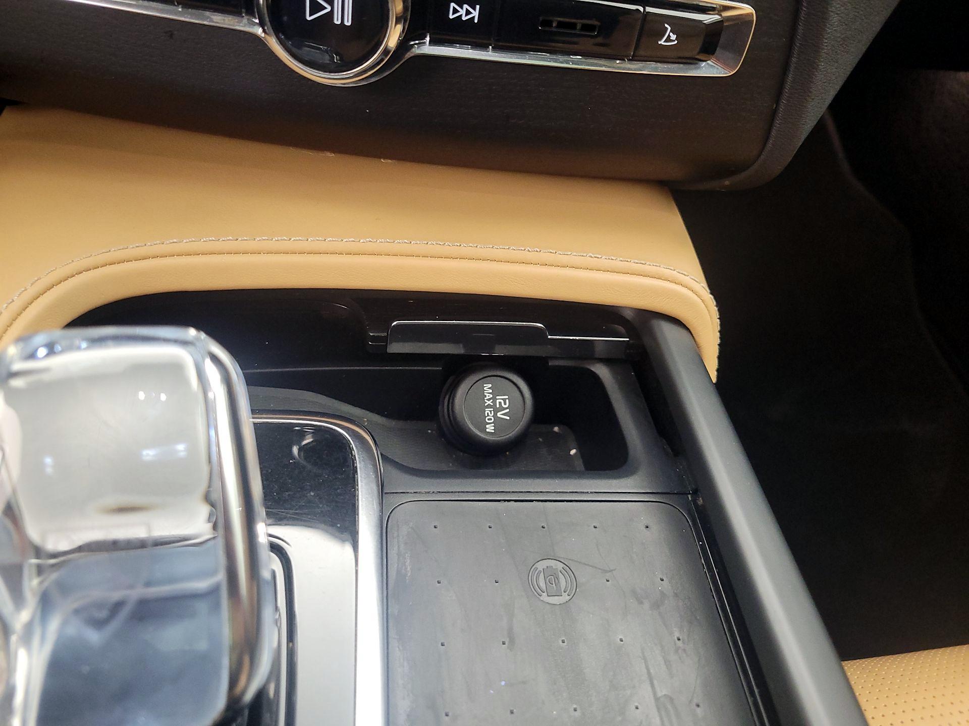 Thumbnail: 2021 Volvo XC90 - 19