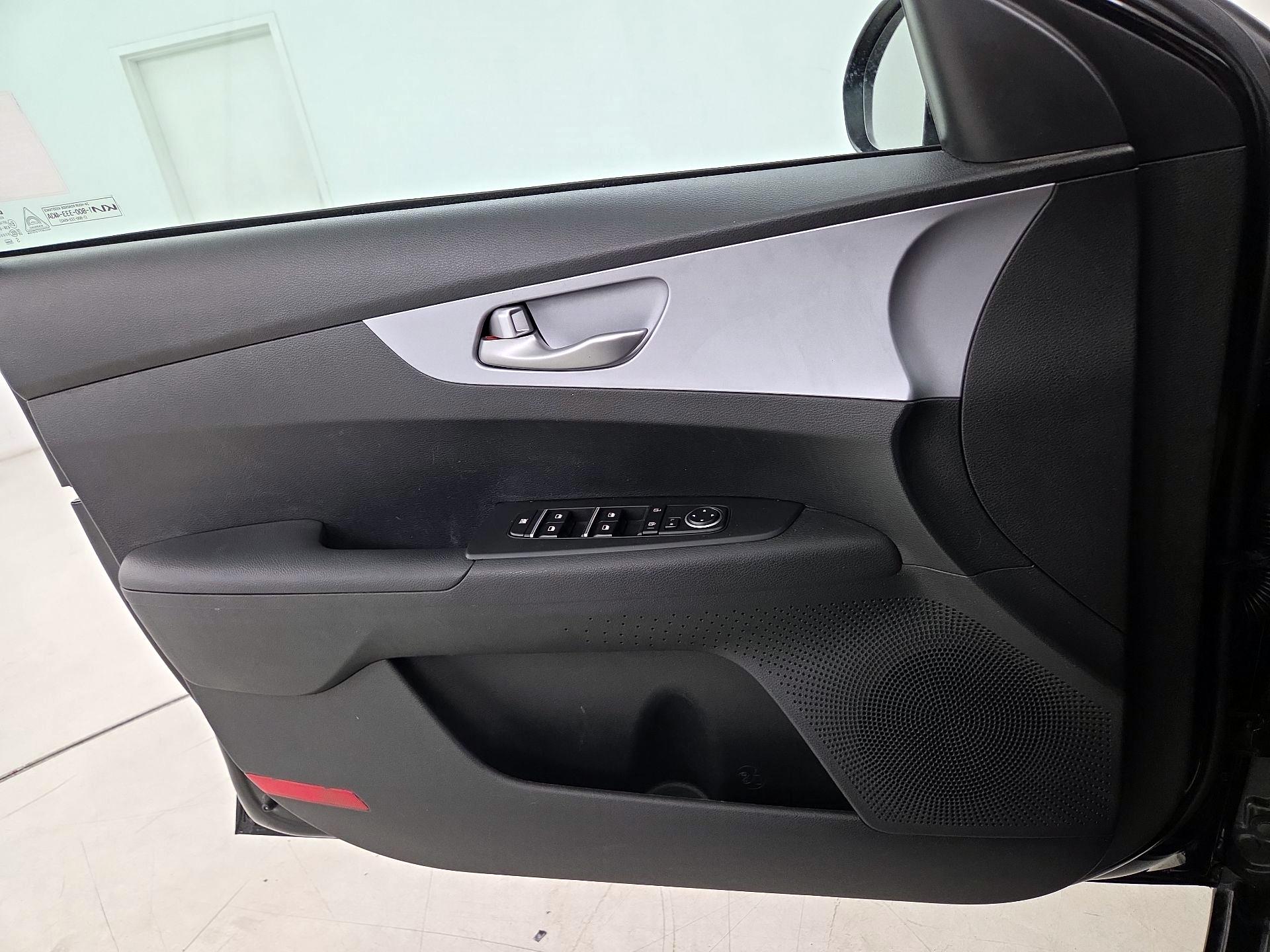 Thumbnail: 2023 Kia Forte - 12