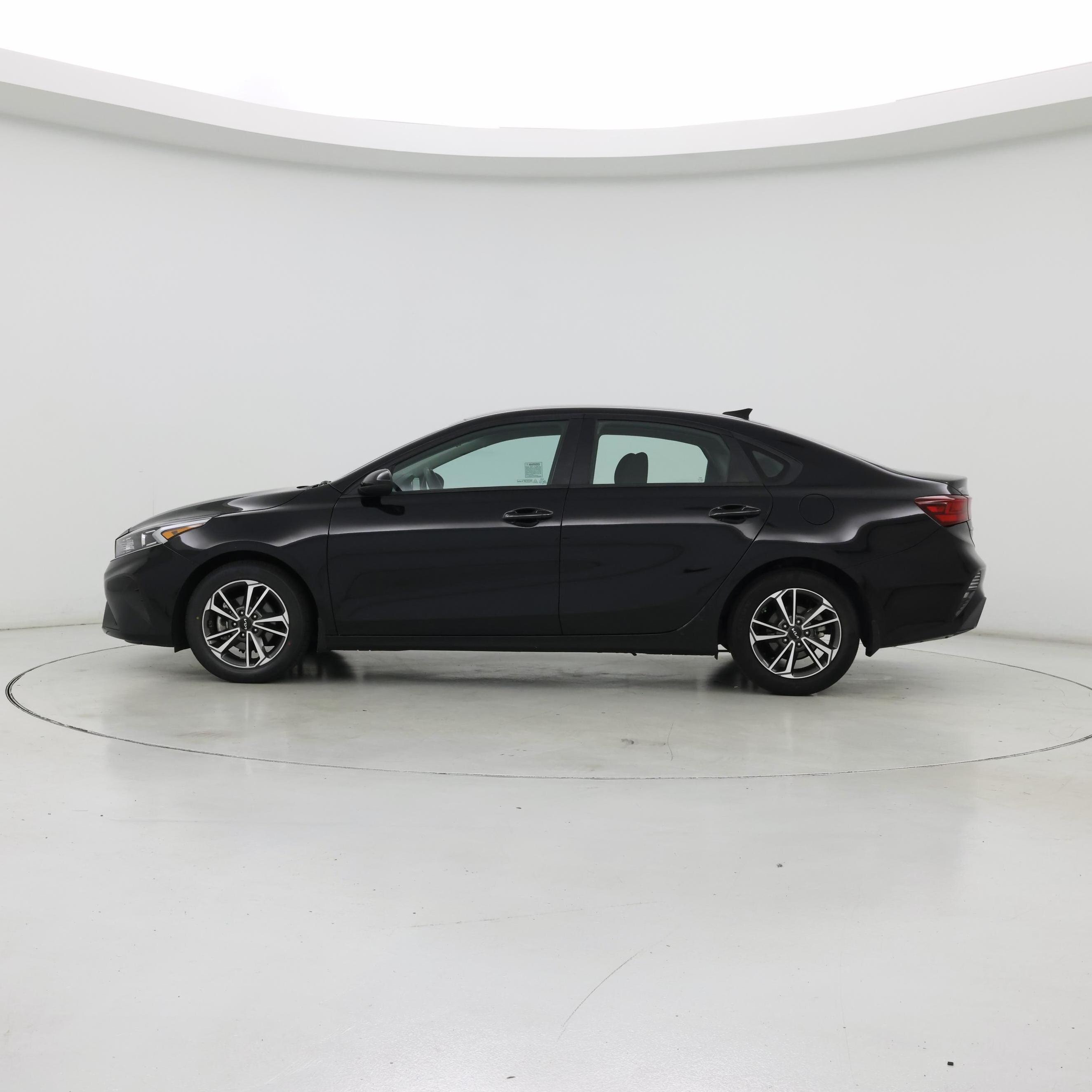 Thumbnail: 2023 Kia Forte - 3