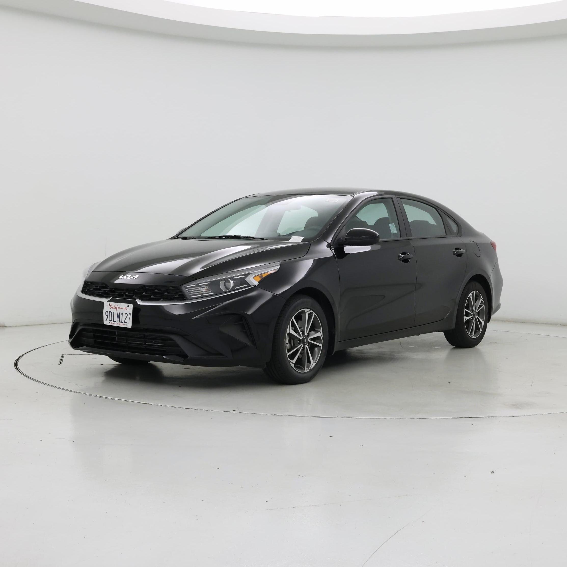 Thumbnail: 2023 Kia Forte - 4