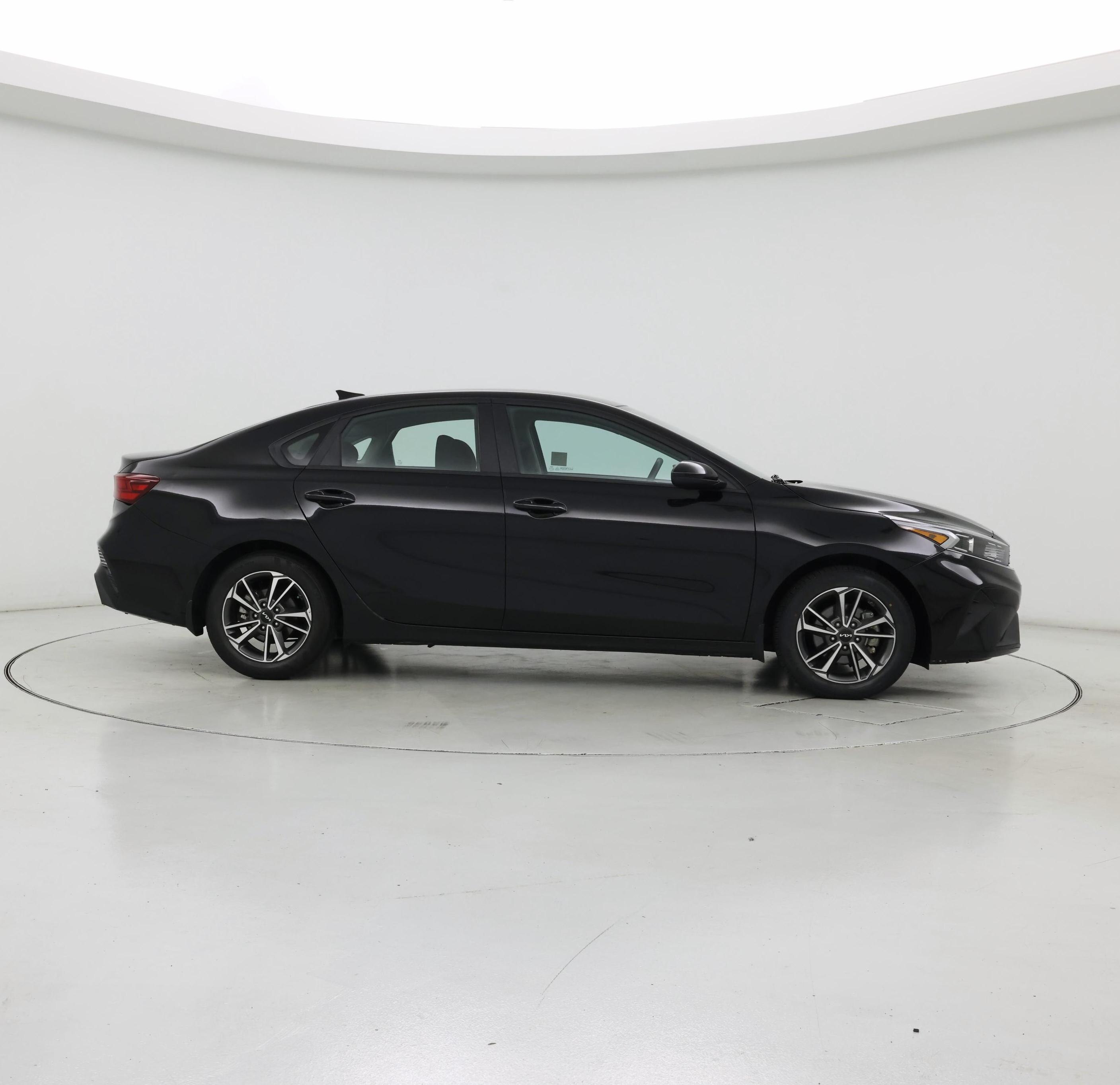 Thumbnail: 2023 Kia Forte - 7