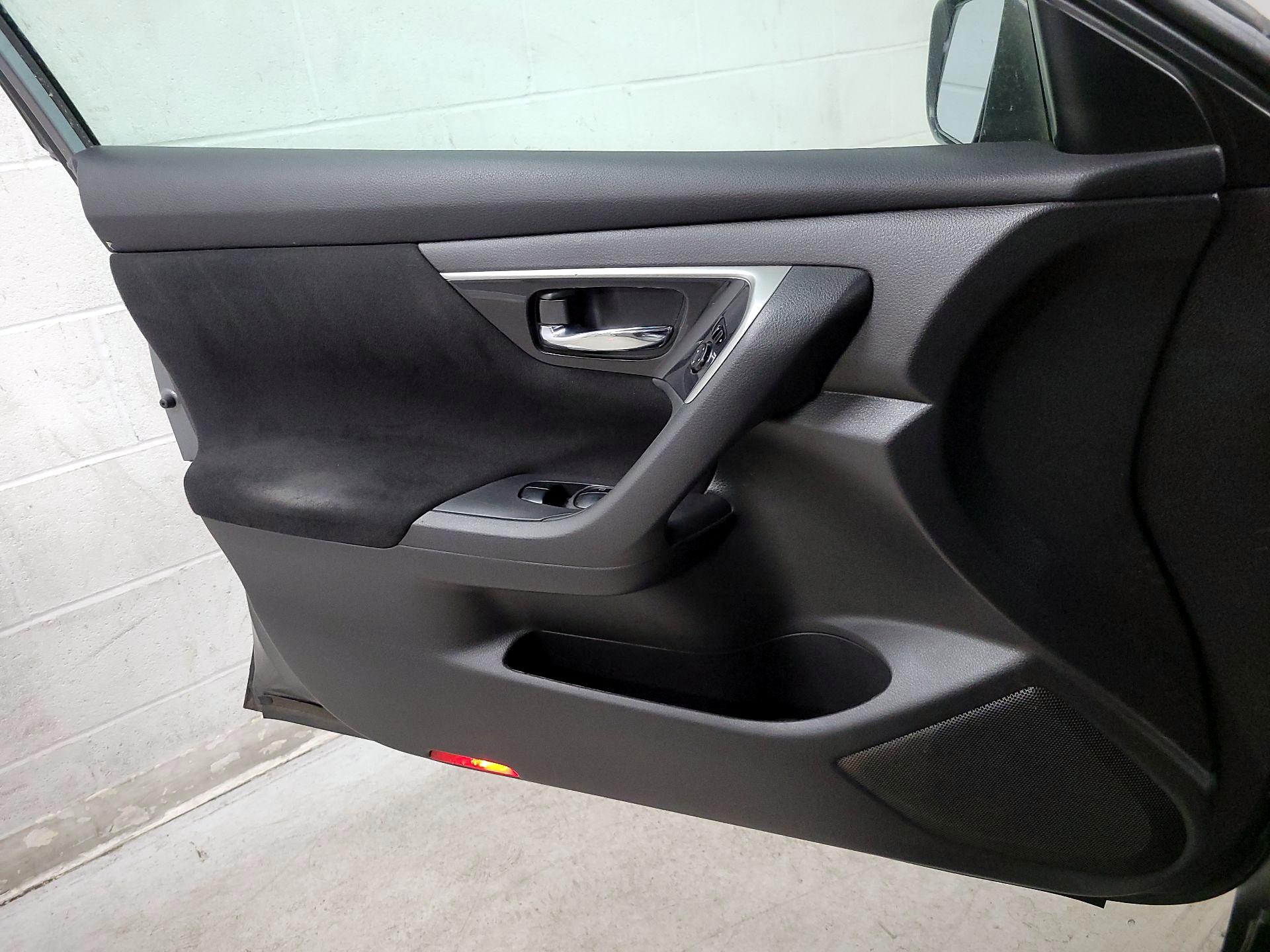 Thumbnail: 2014 Nissan Altima - 12