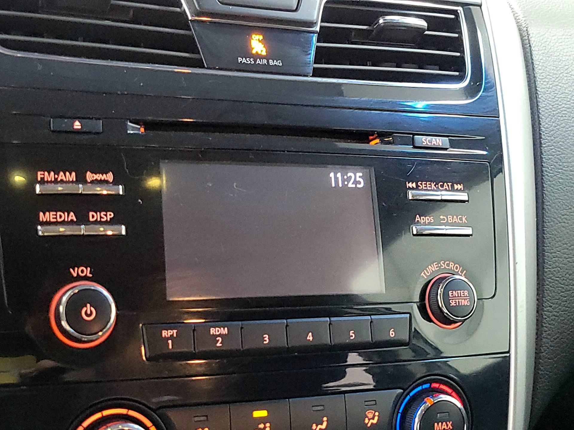 Thumbnail: 2014 Nissan Altima - 14