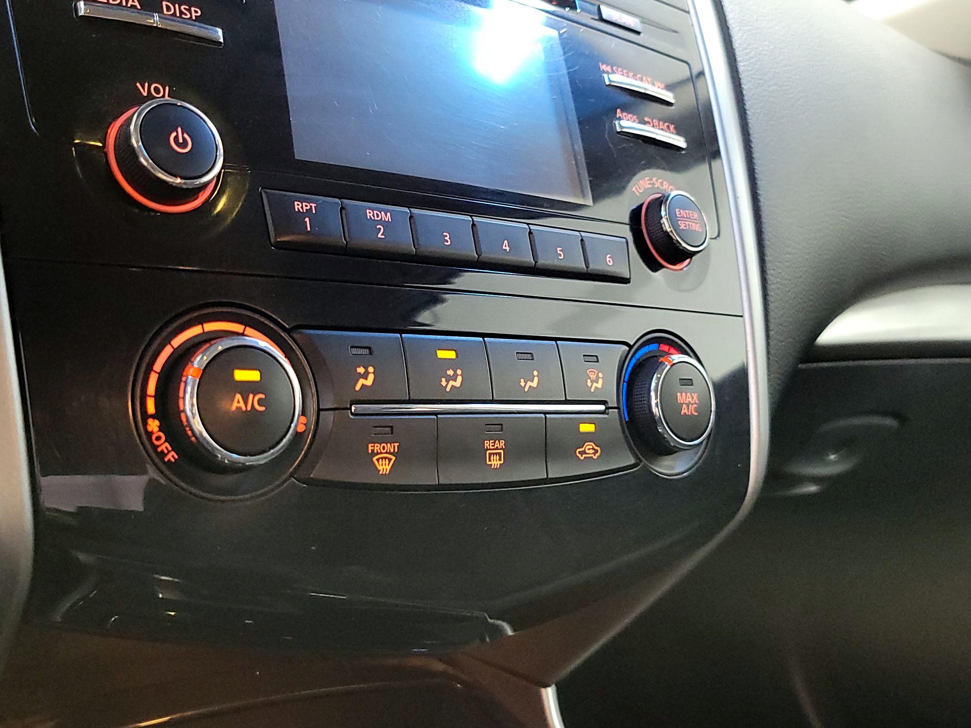 Thumbnail: 2014 Nissan Altima - 15