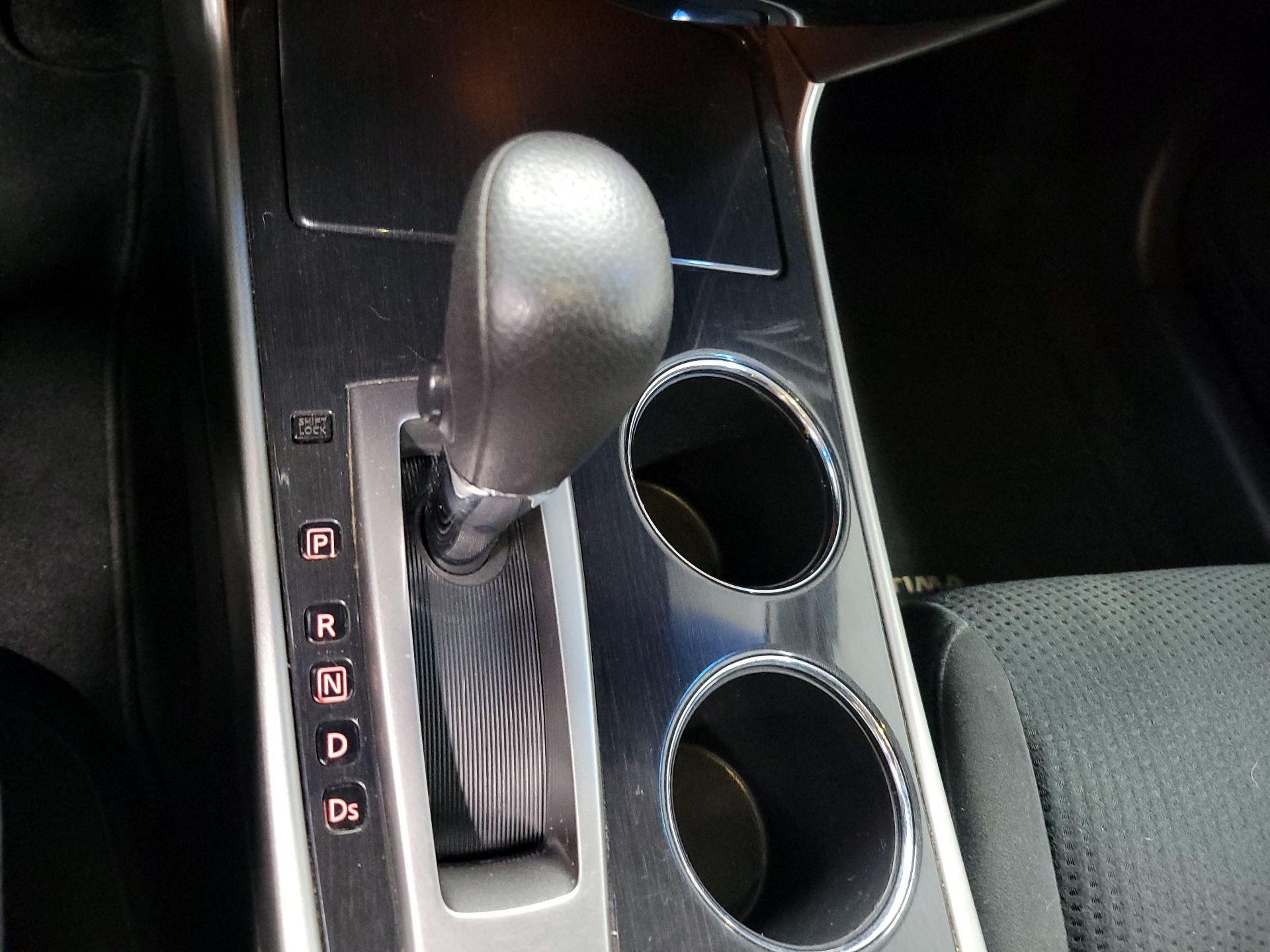 Thumbnail: 2014 Nissan Altima - 16