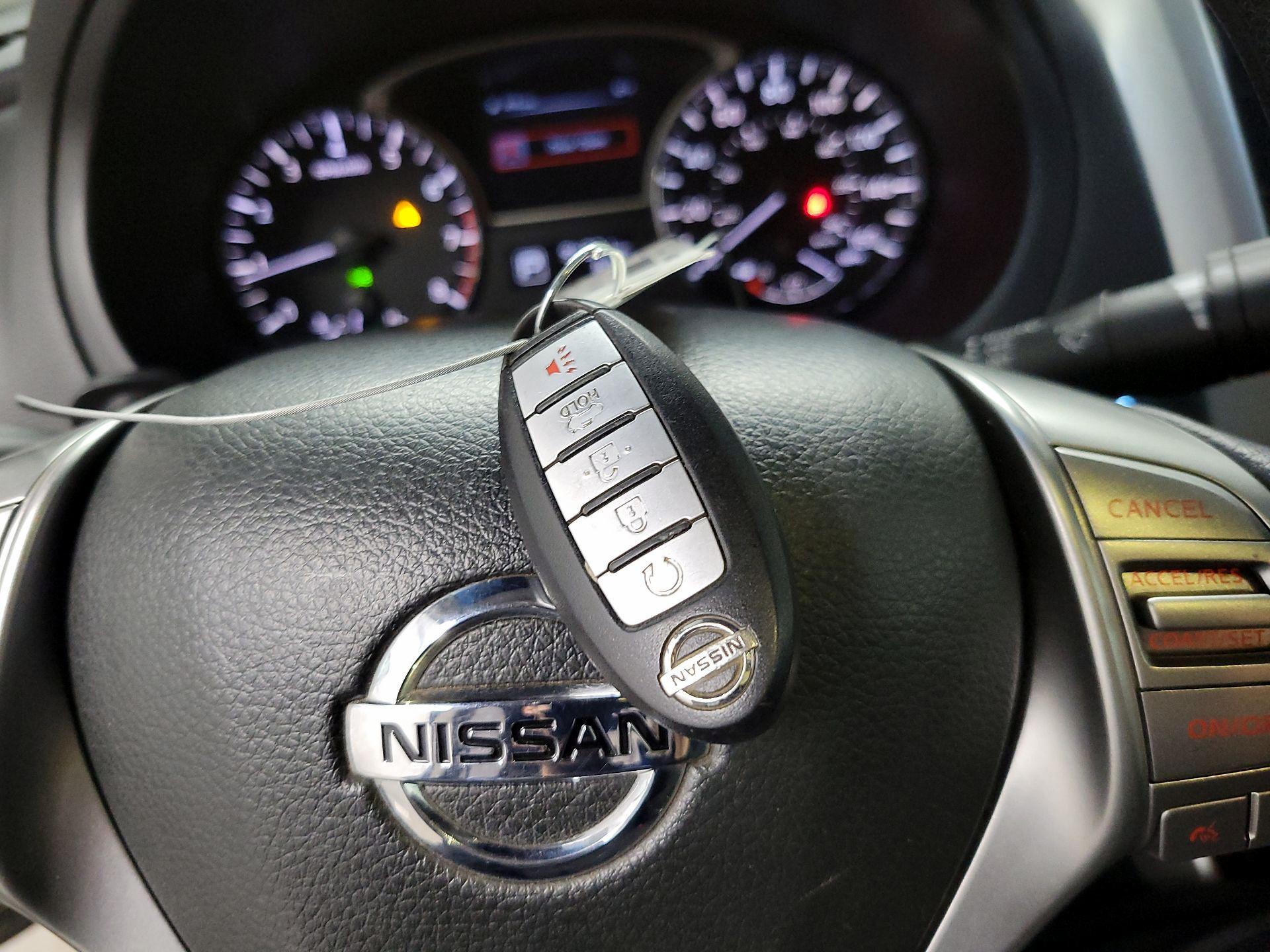 Thumbnail: 2014 Nissan Altima - 20