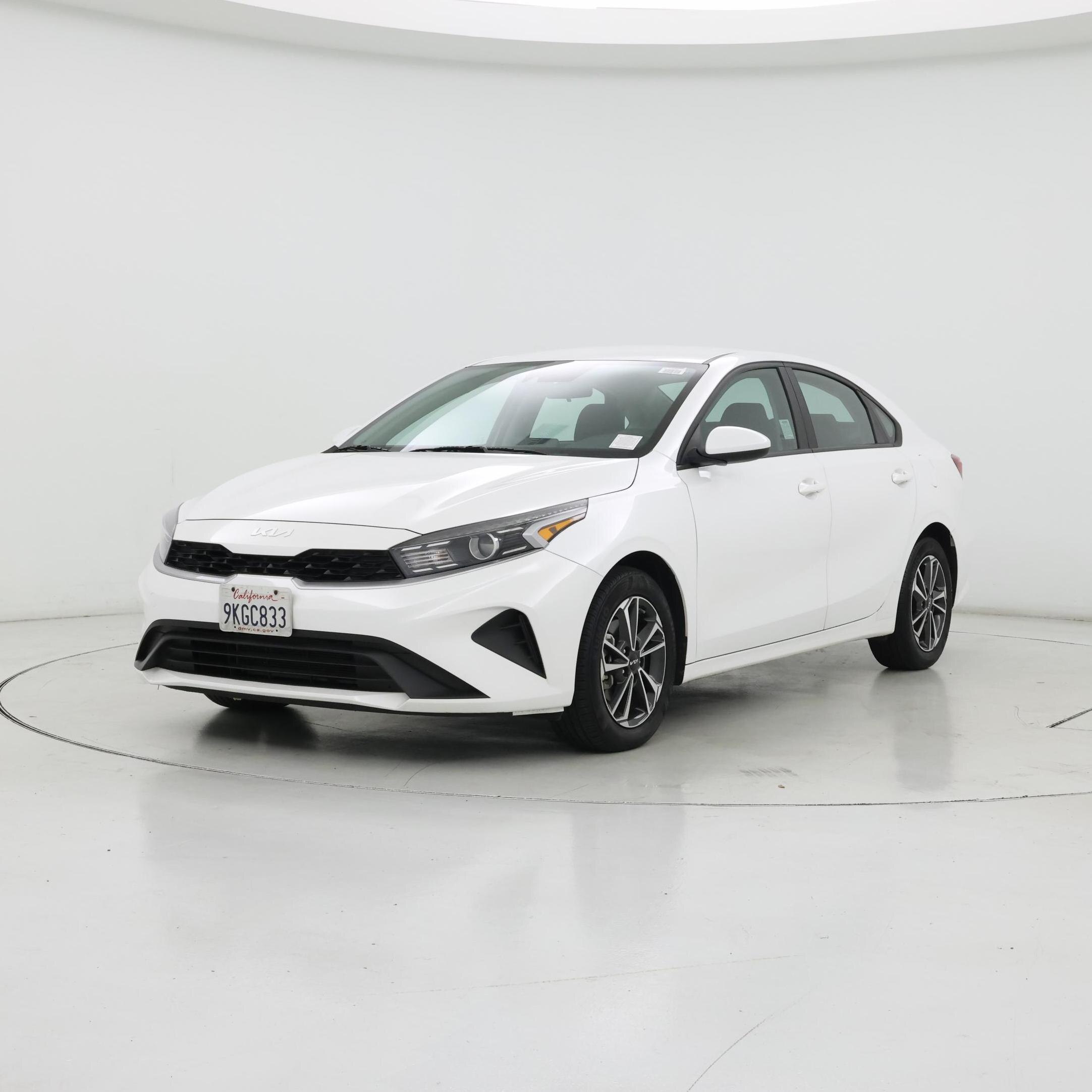 Thumbnail: 2024 Kia Forte - 4
