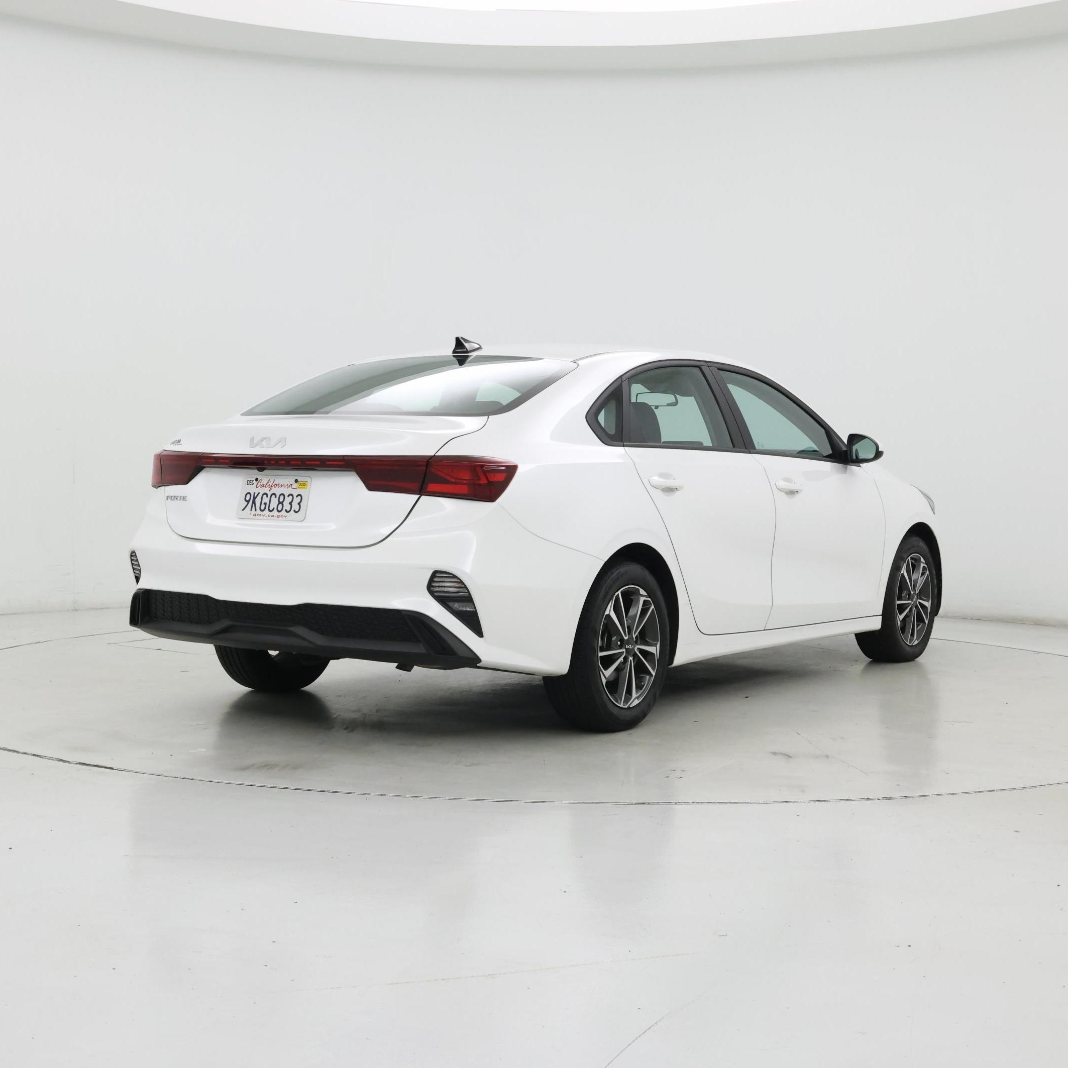 Thumbnail: 2024 Kia Forte - 8