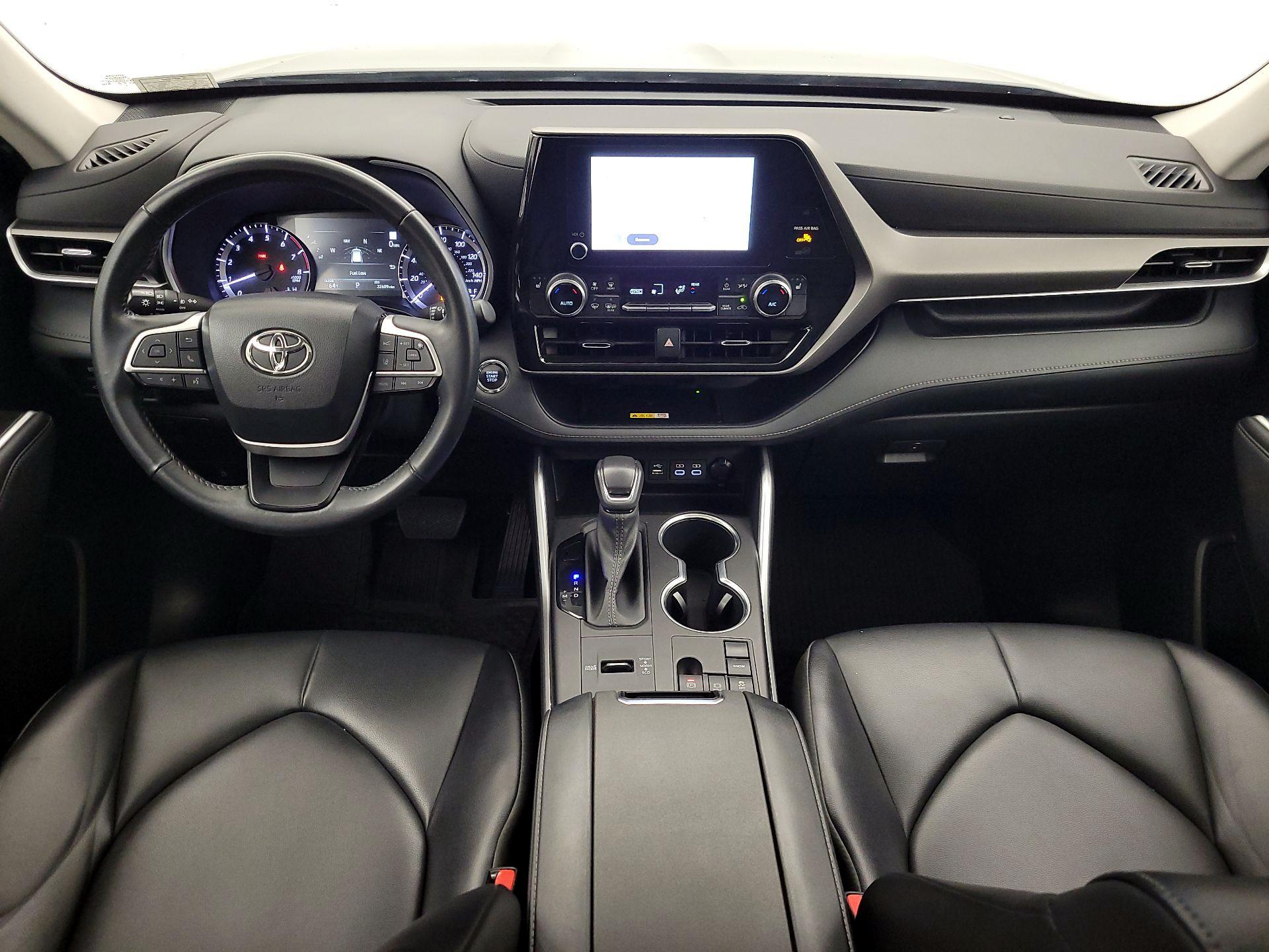 Thumbnail: 2023 Toyota Highlander - 9