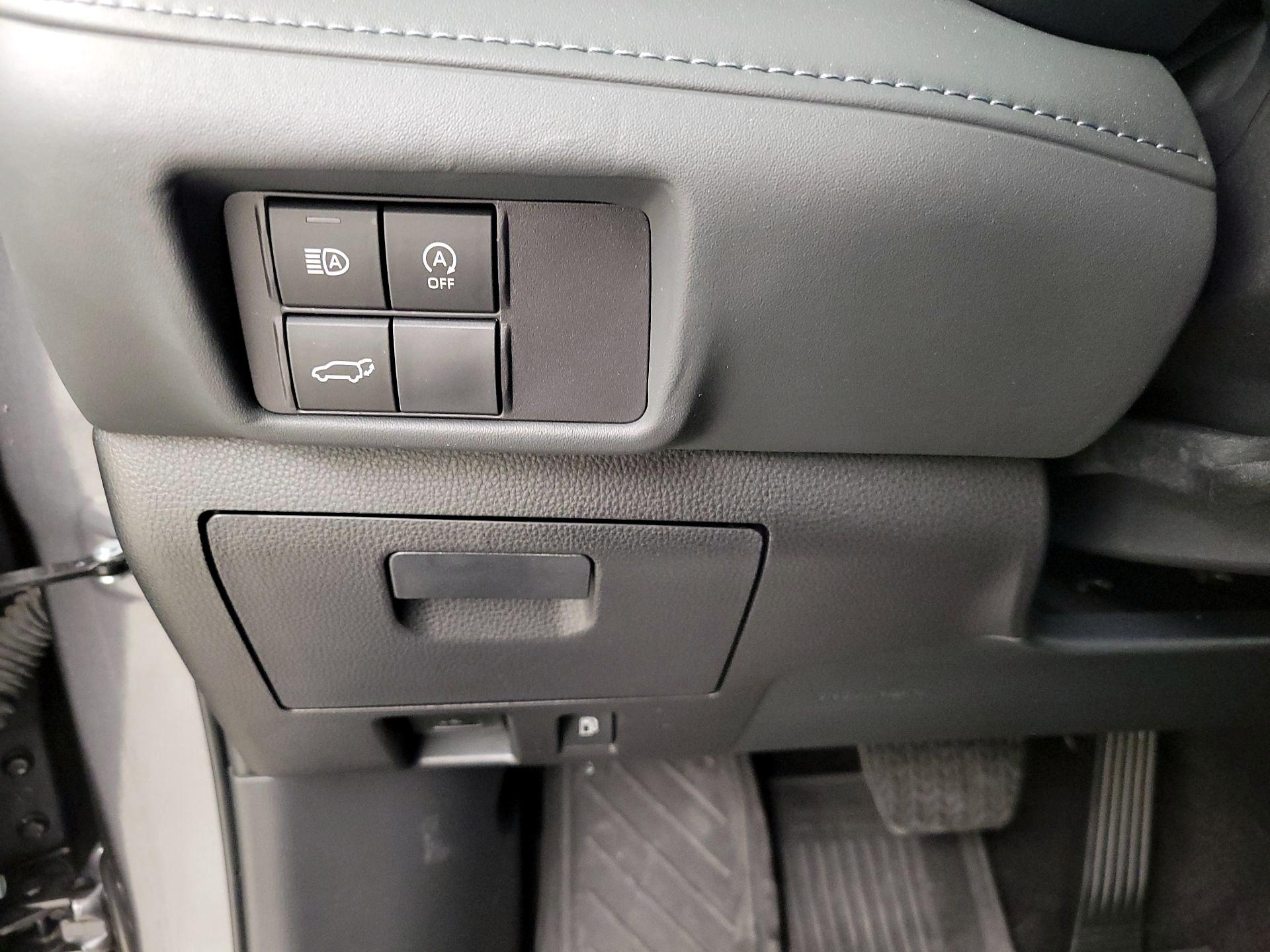 Thumbnail: 2023 Toyota Highlander - 13