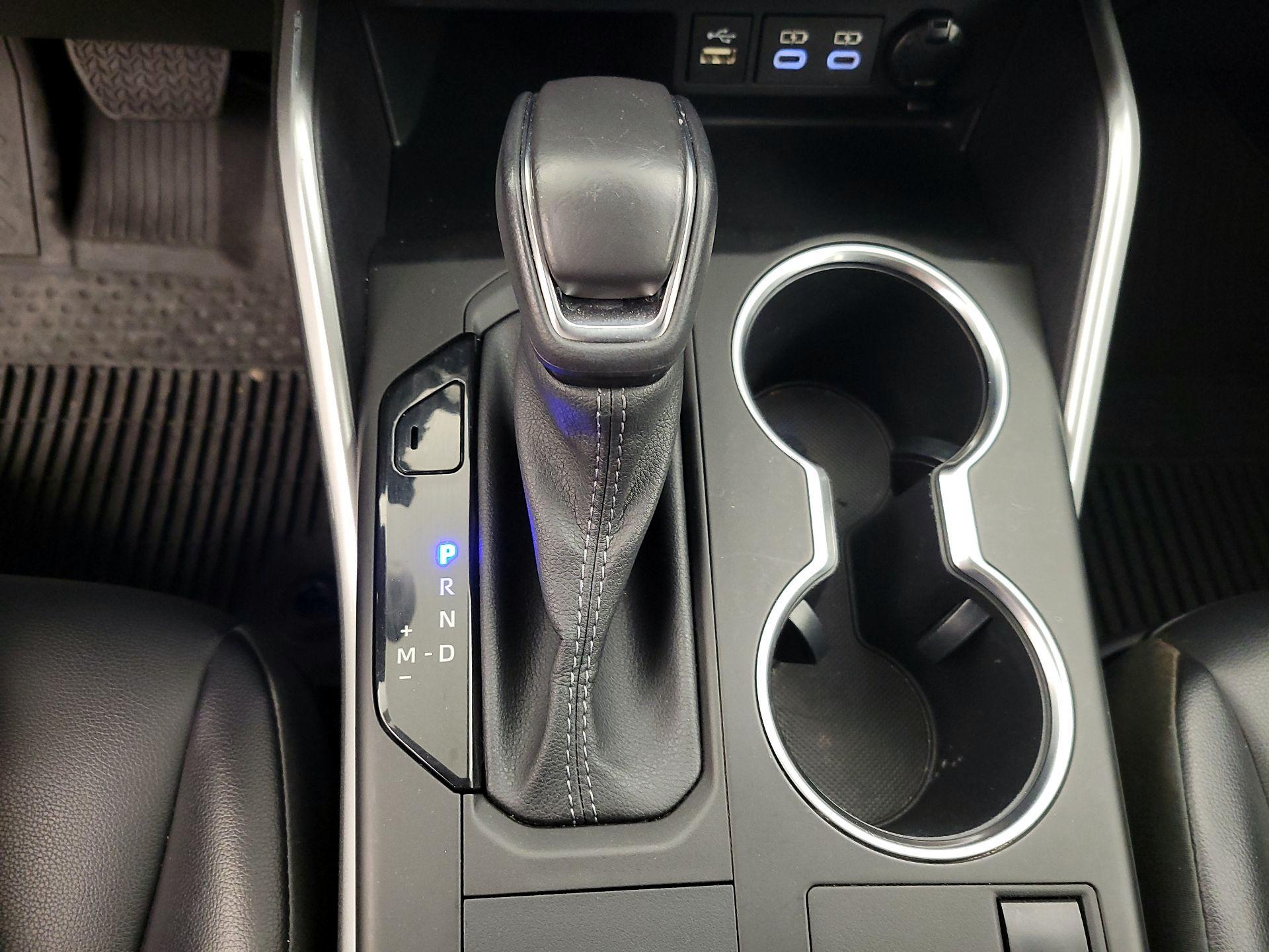 Thumbnail: 2023 Toyota Highlander - 17