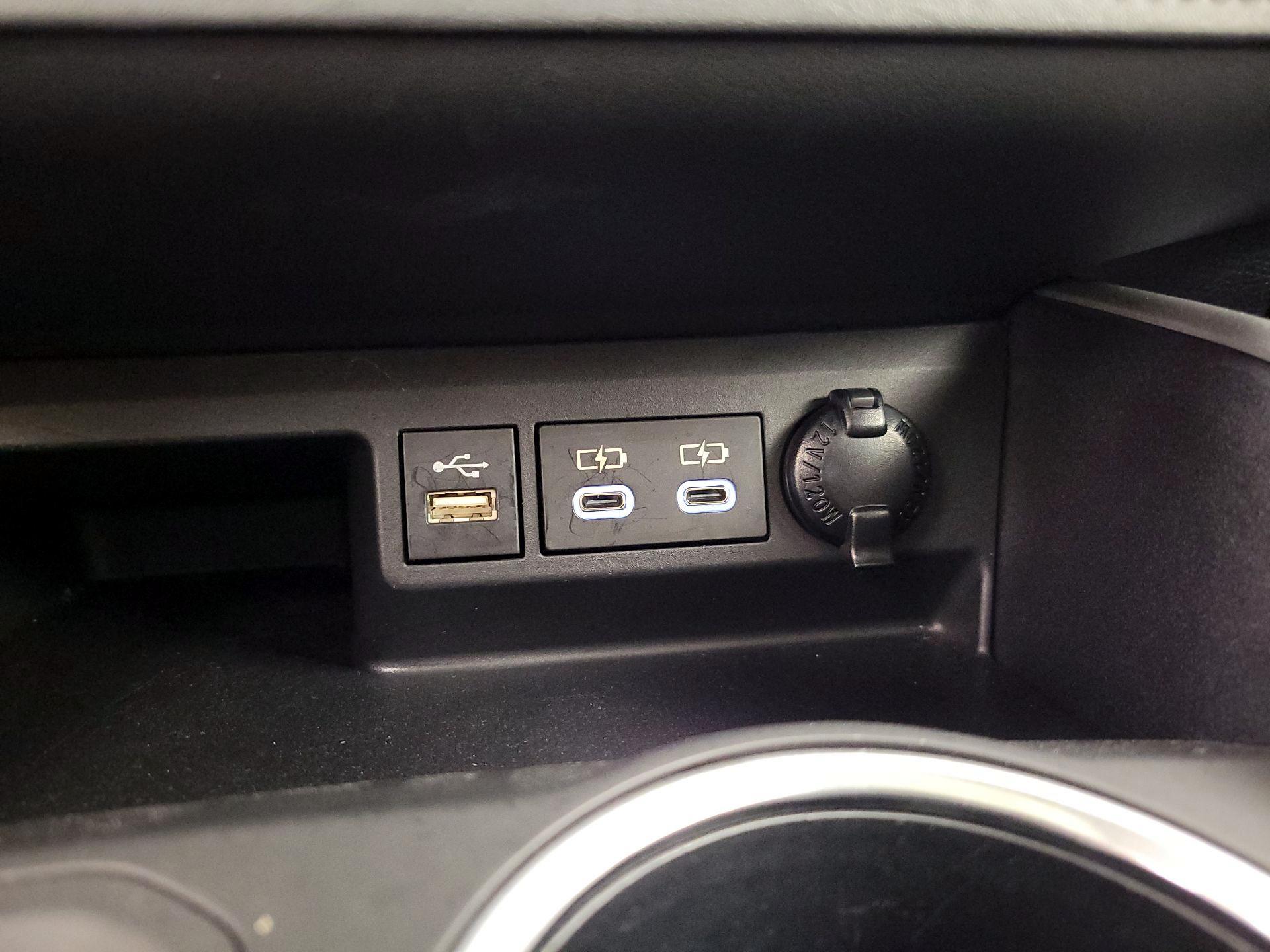 Thumbnail: 2023 Toyota Highlander - 18