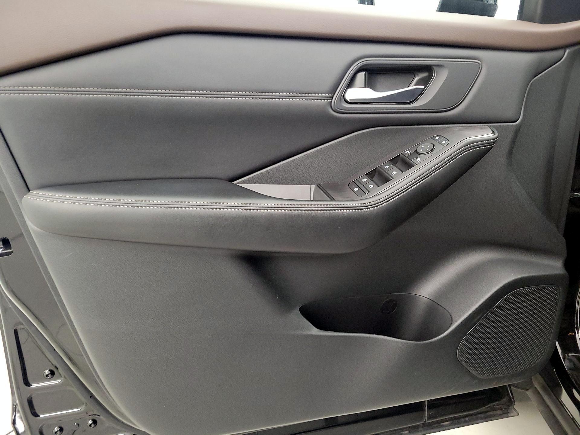 Thumbnail: 2023 Nissan Rogue - 12