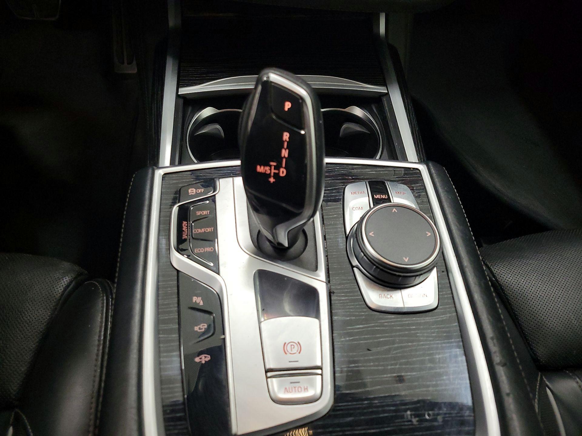 Thumbnail: 2021 BMW 7 Series - 18