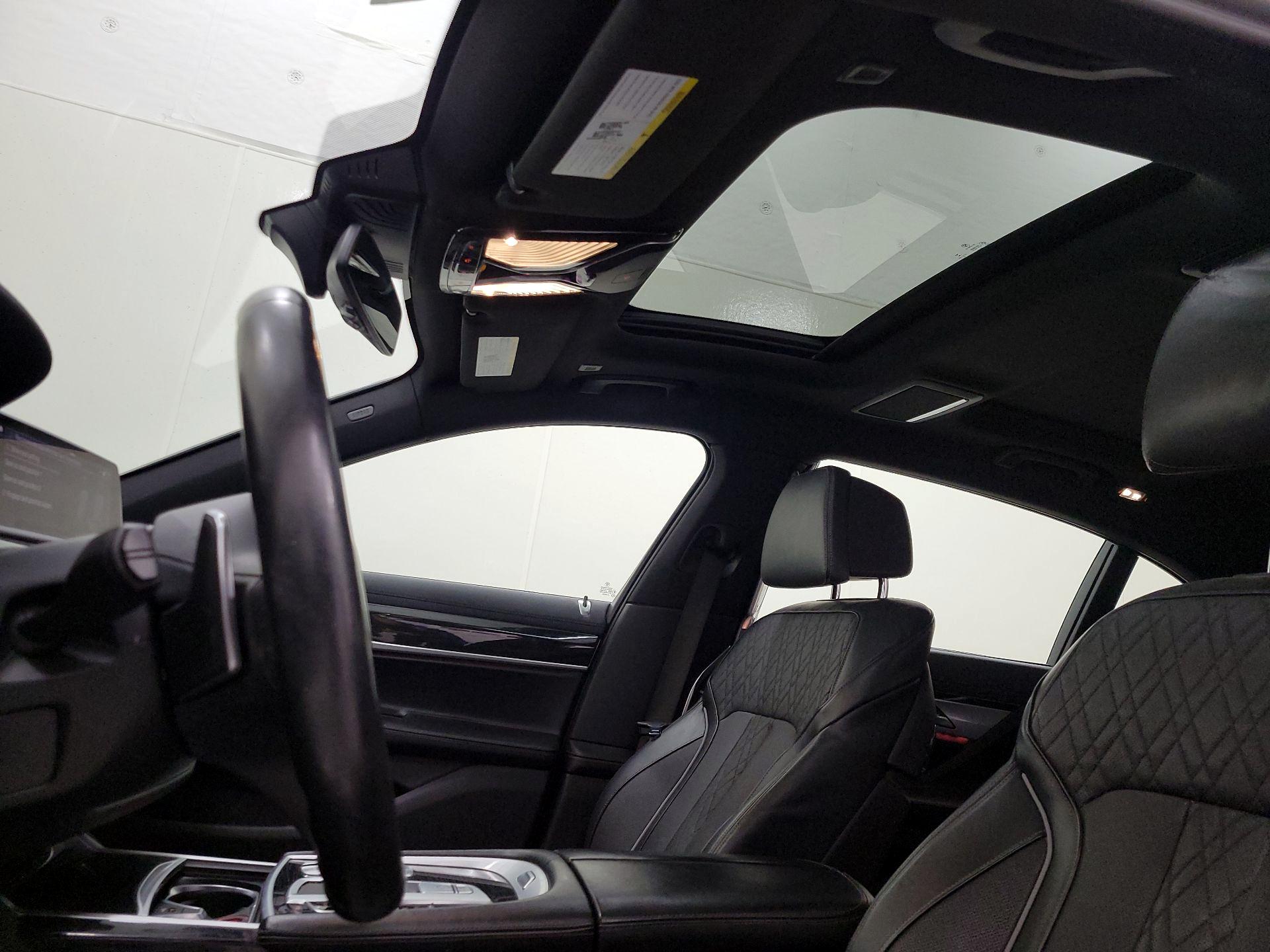 Thumbnail: 2021 BMW 7 Series - 20