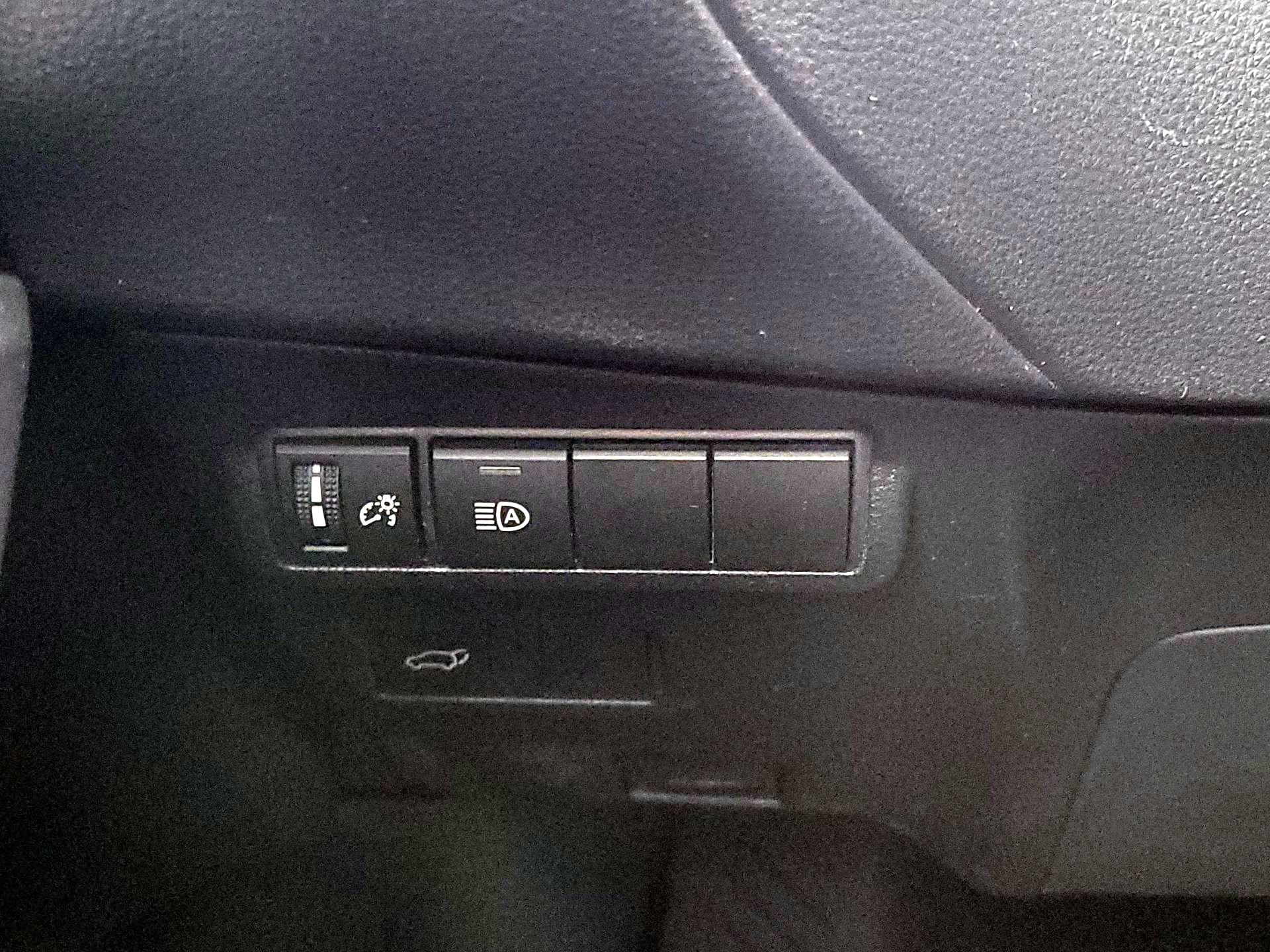 Thumbnail: 2023 Toyota Corolla Cross - 13