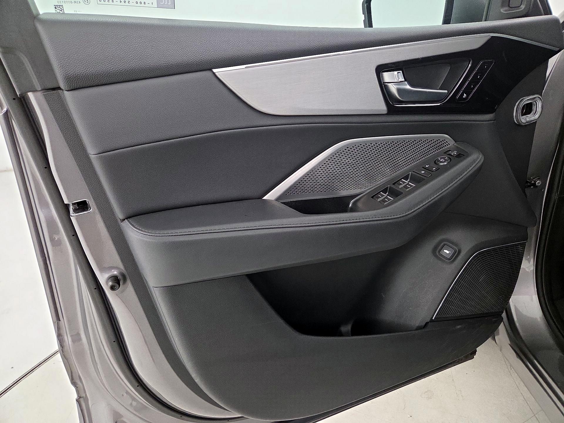 Thumbnail: 2023 Acura MDX - 12