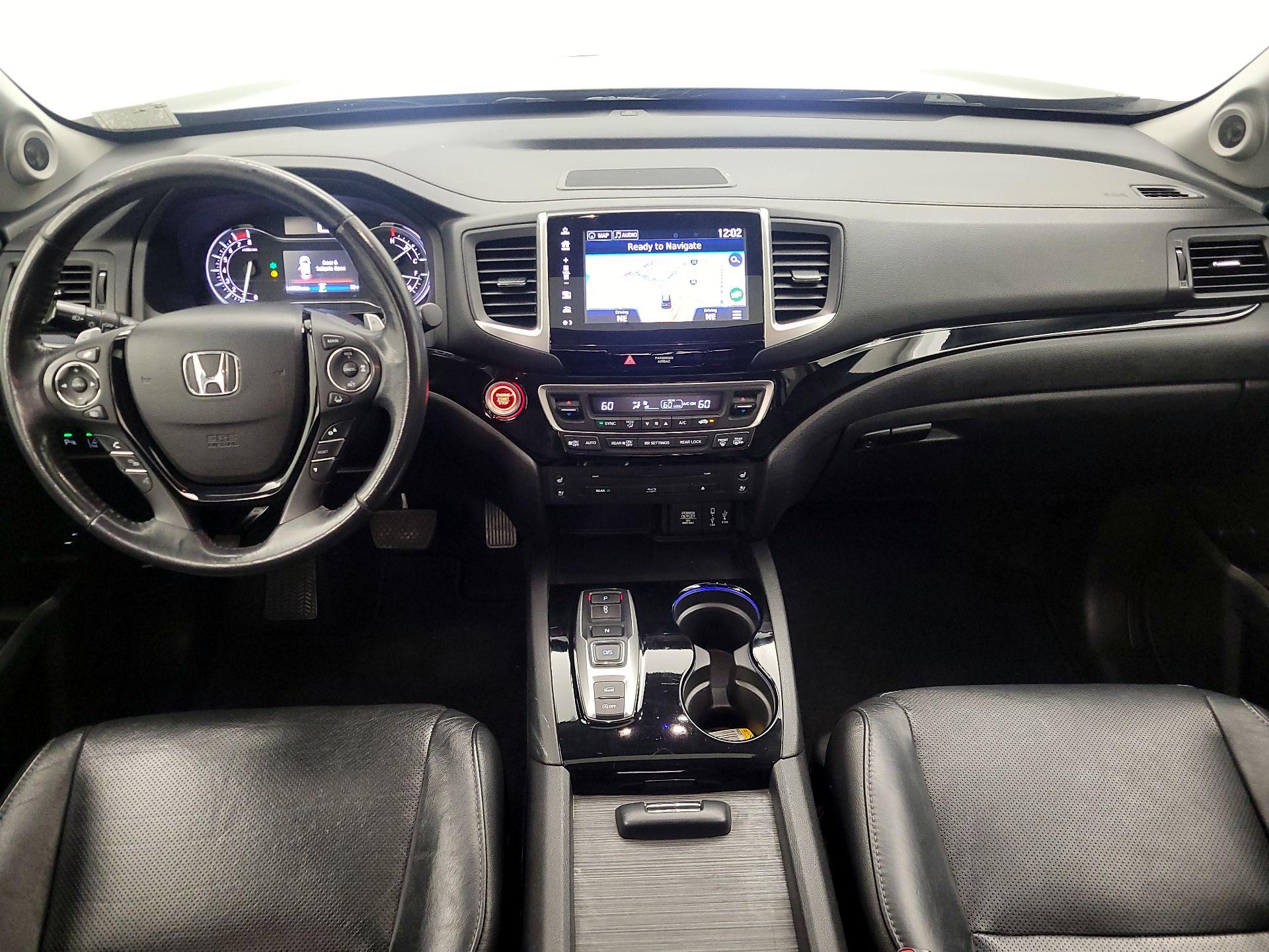 Thumbnail: 2017 Honda Pilot - 9